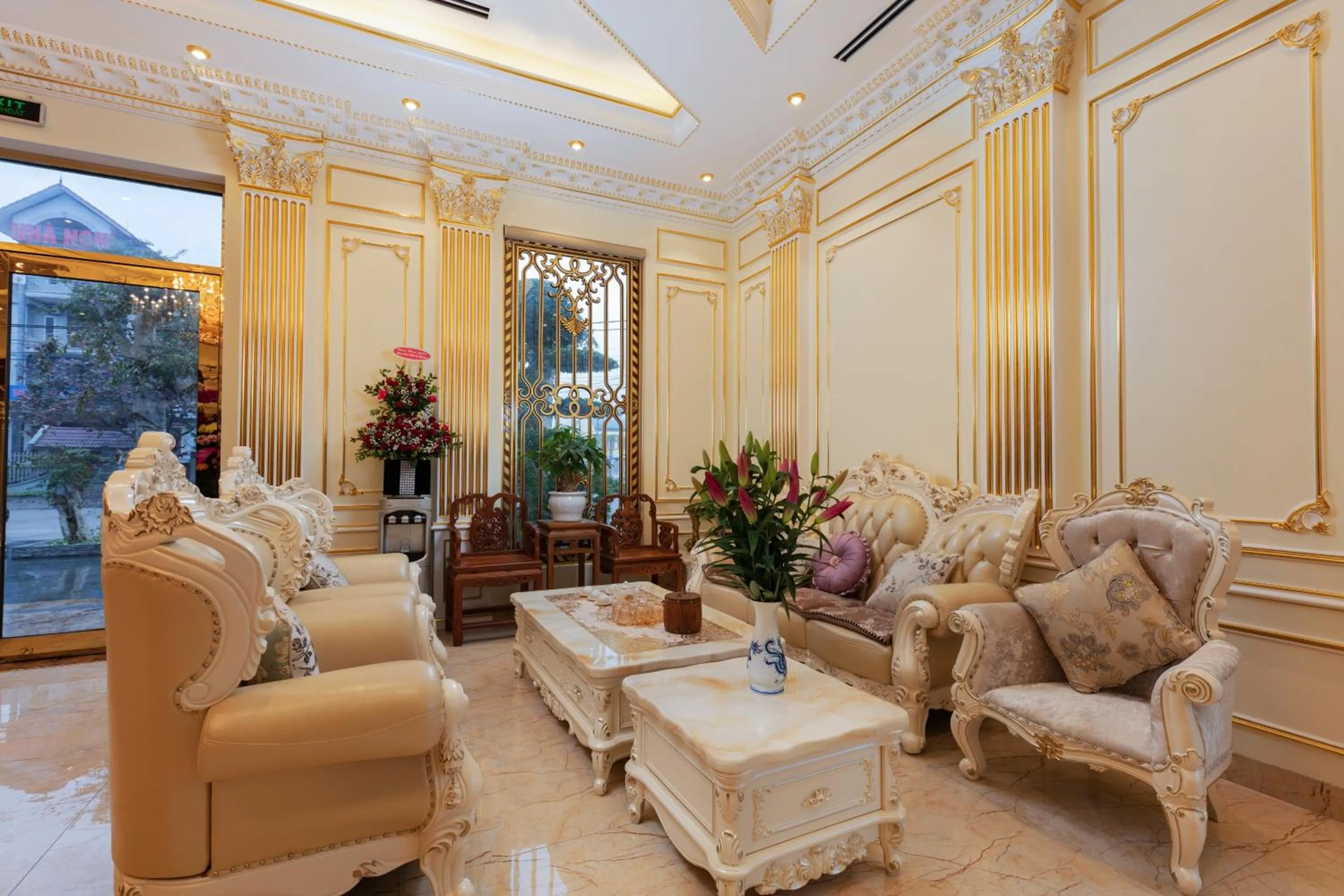 Lobby or reception in Cẩm Bình Hotel