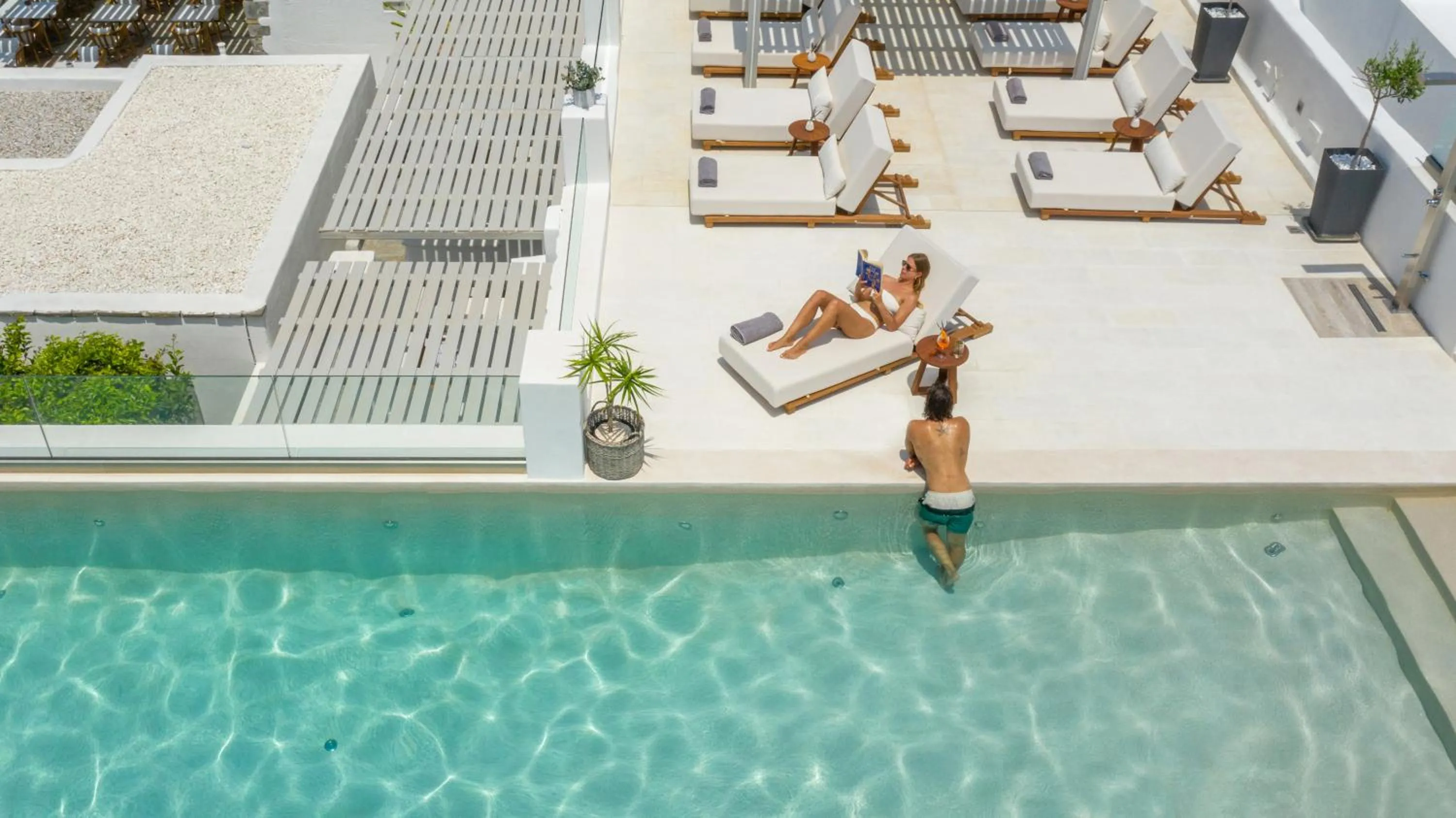 Swimming pool in Parian Lithos Residence