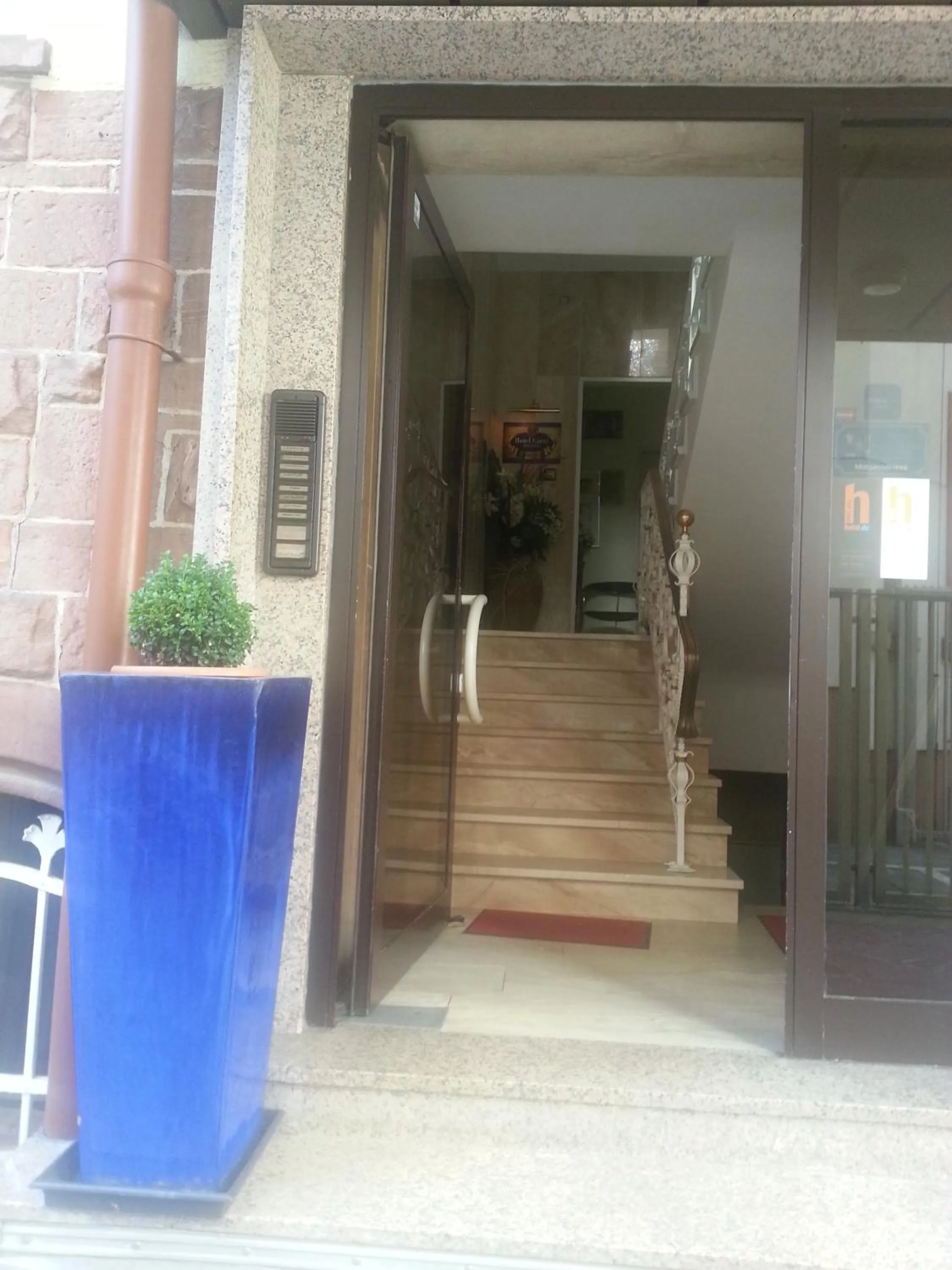 Facade/entrance in Hotelgarni Frankfurt