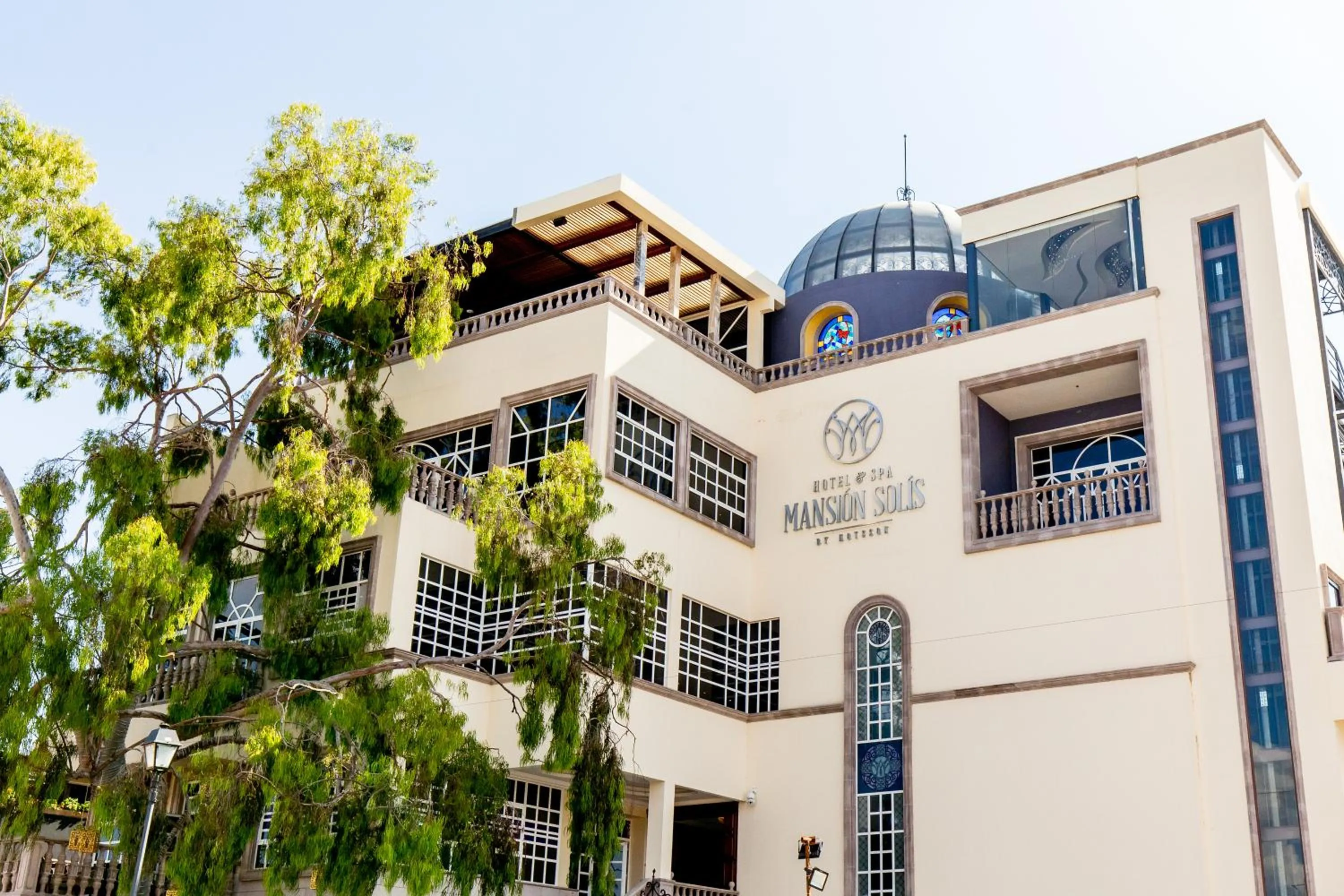 Facade/entrance in HOTEL & SPA MANSION SOLIS by HOTSSON