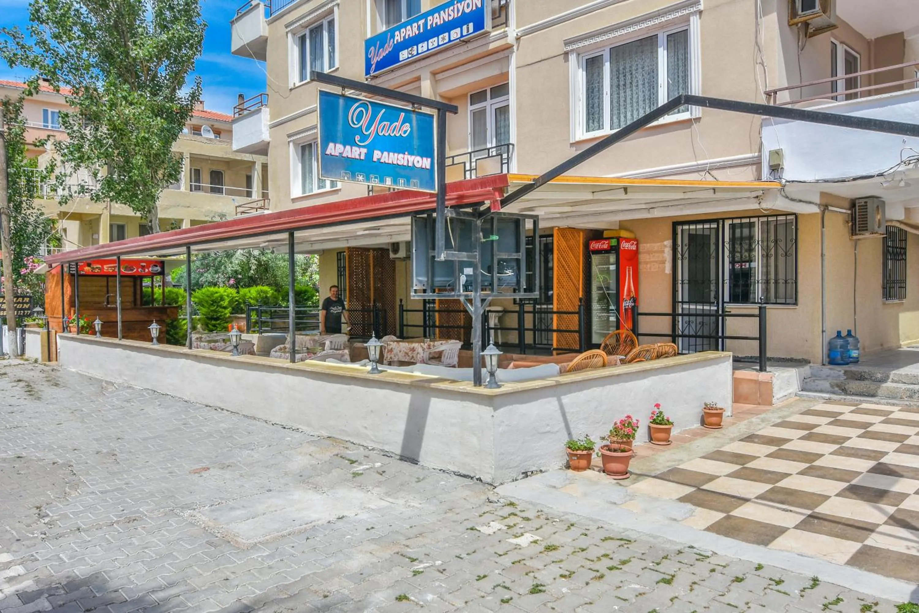 Property building in Yade Apart Pension