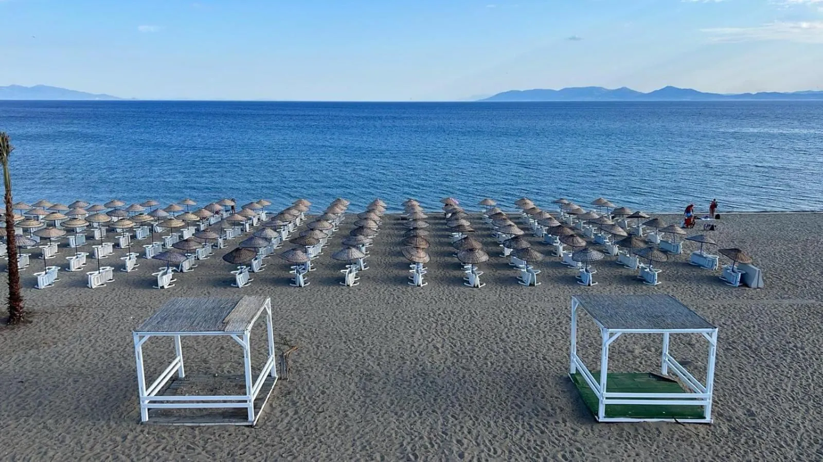 Beach in Yade Apart Pension