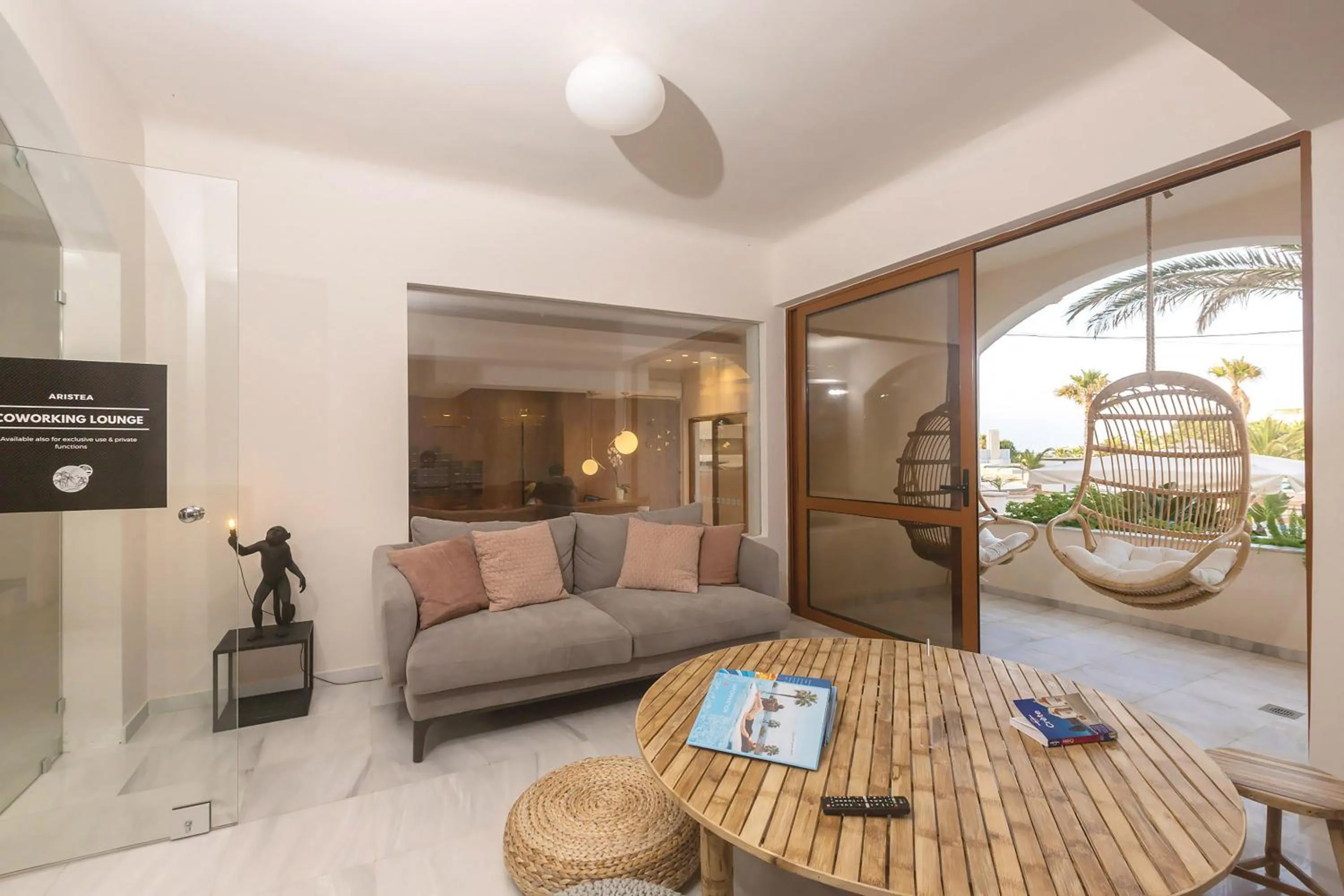 Meeting/conference room in Domenica Apartments