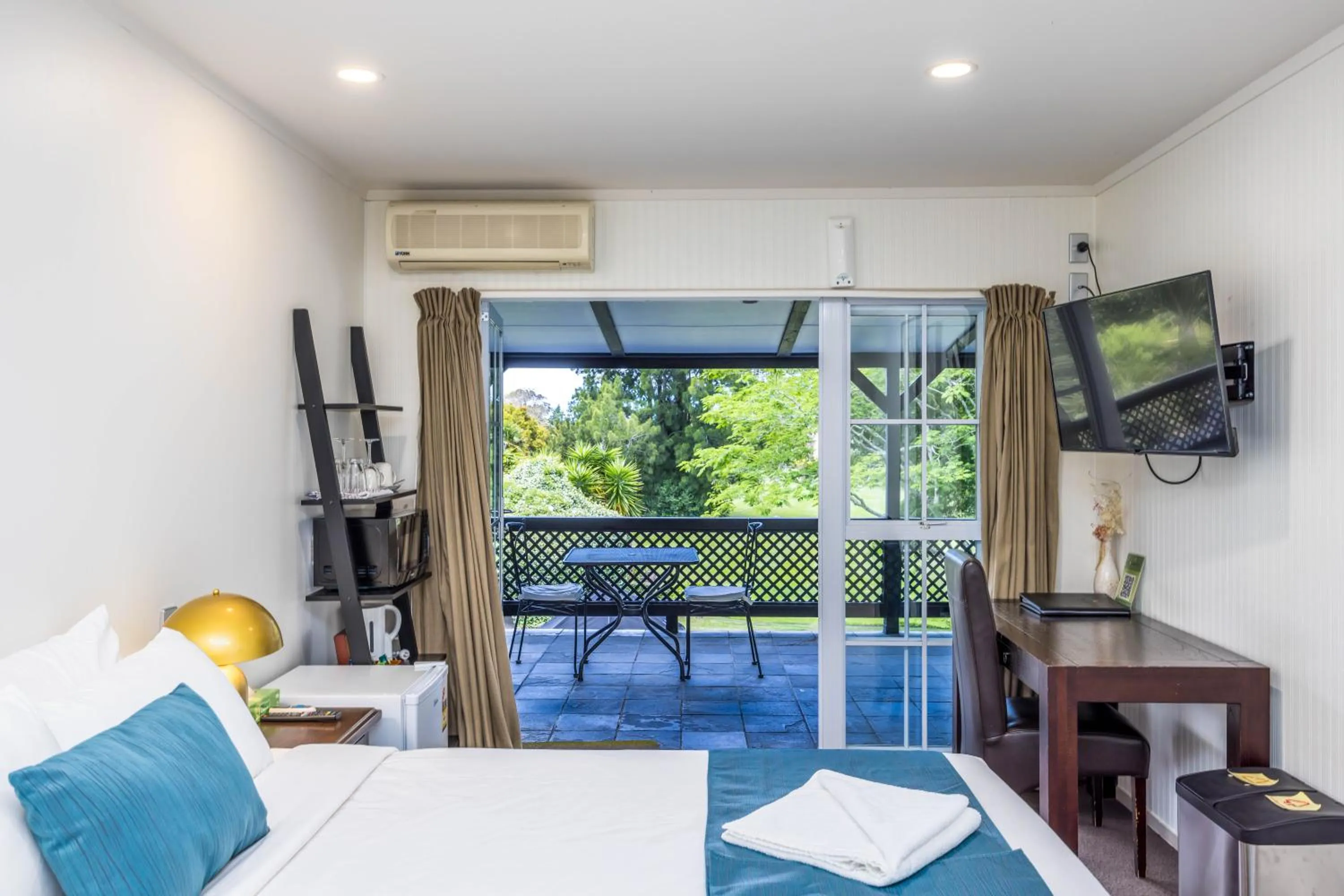 Bed in Northridge Golf Resort