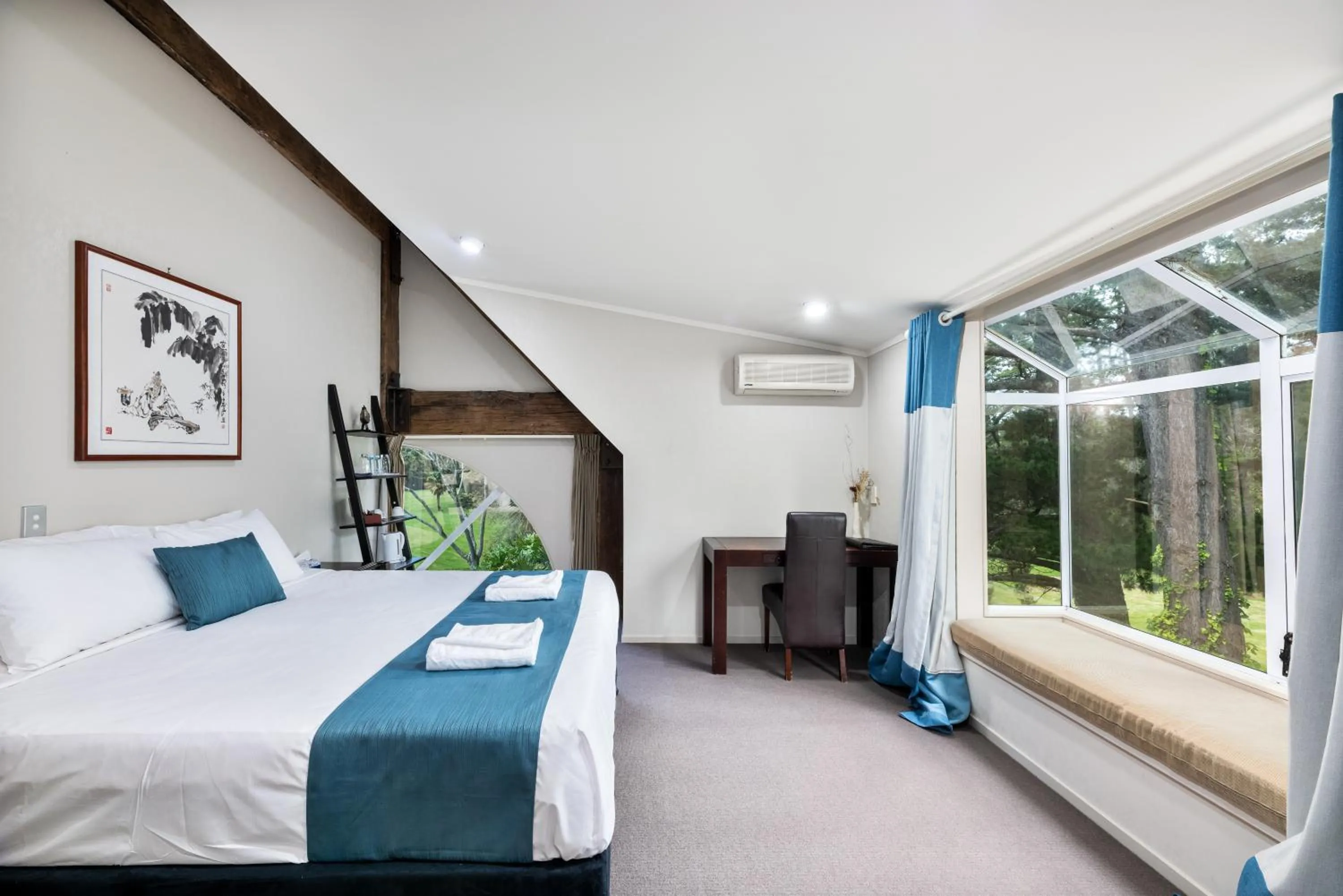 Bed in Northridge Golf Resort