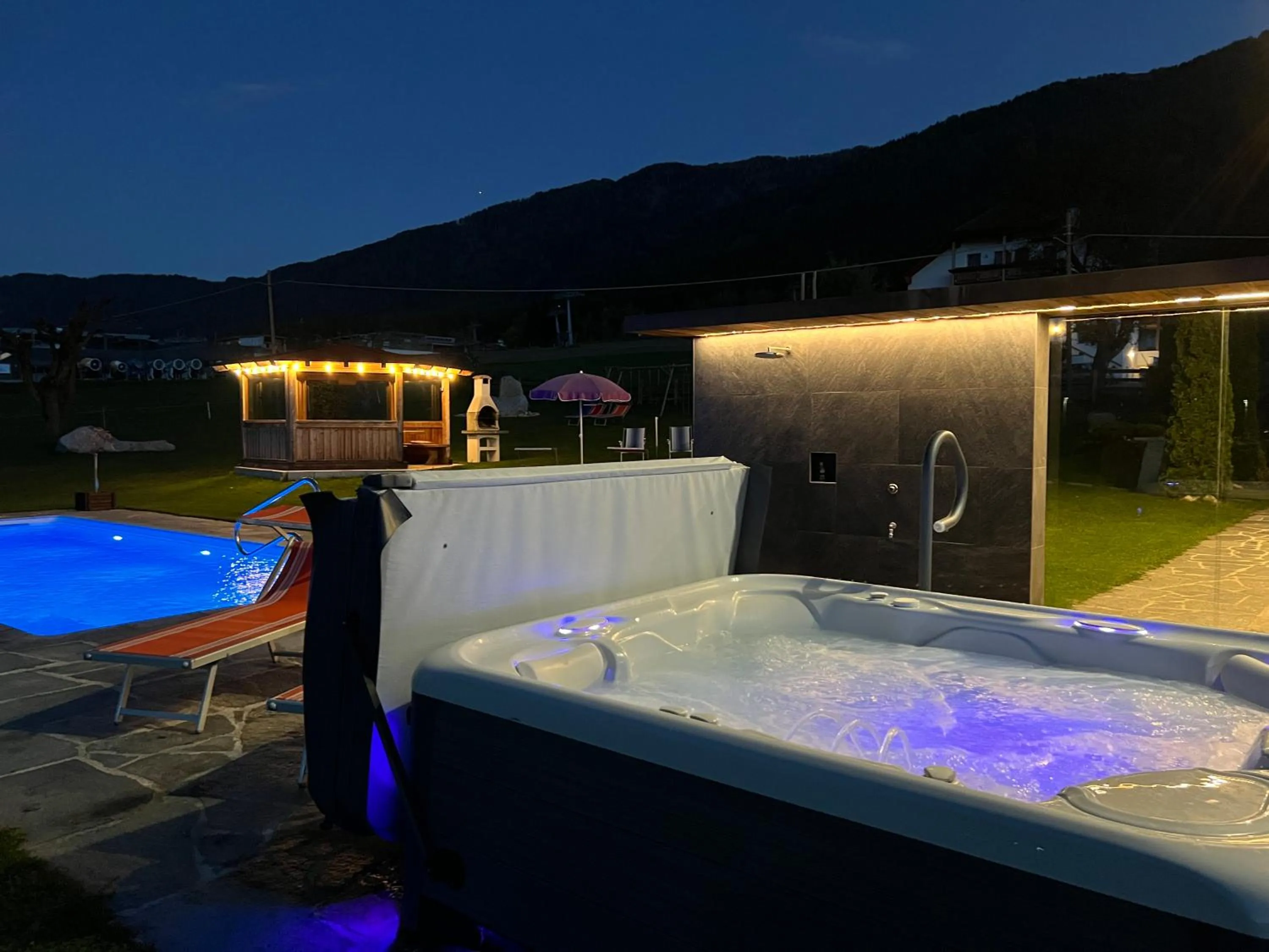 Hot Tub in Residence Untermoarhof