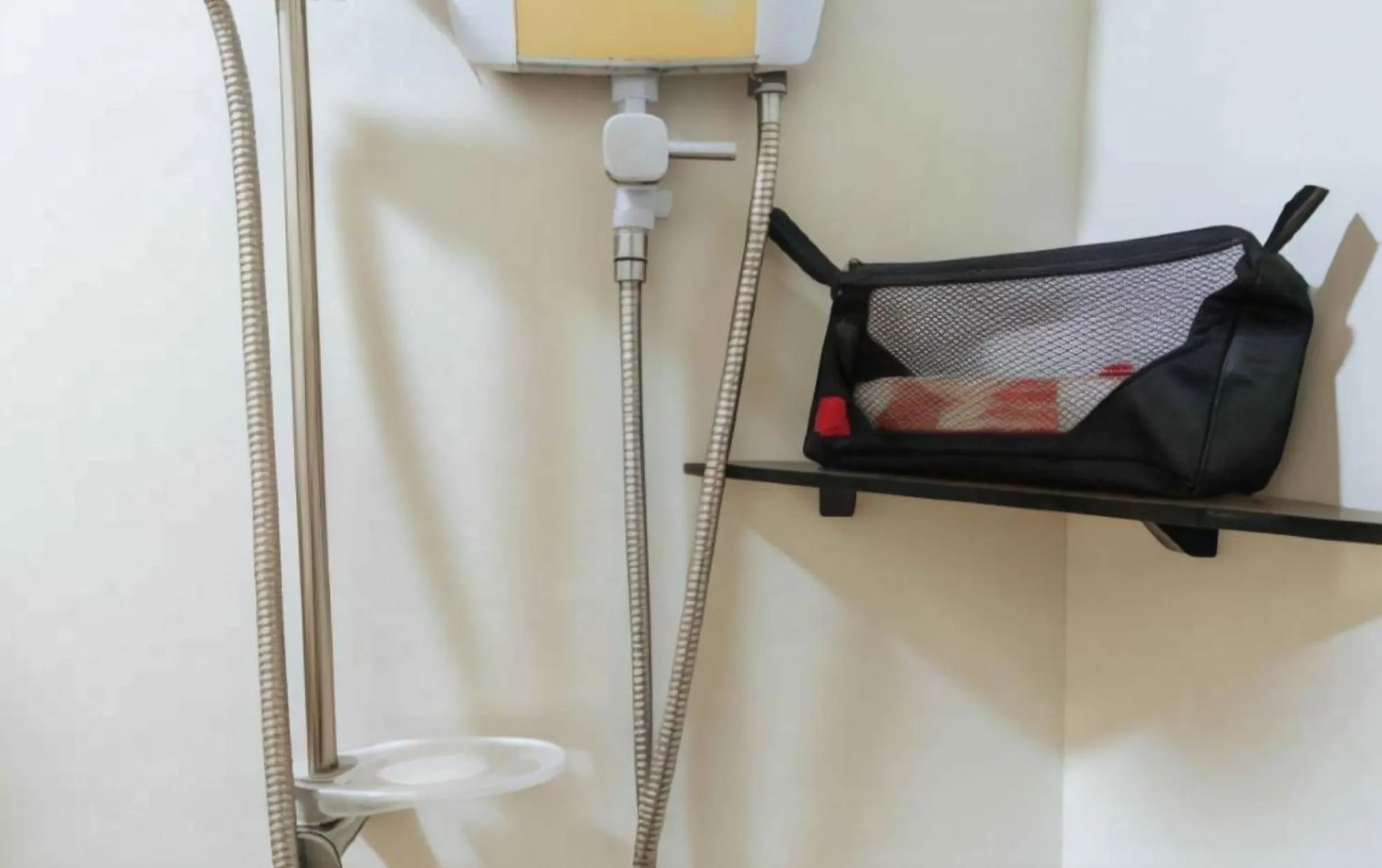 Shower in RedDoorz @ Bansud Oriental Mindoro