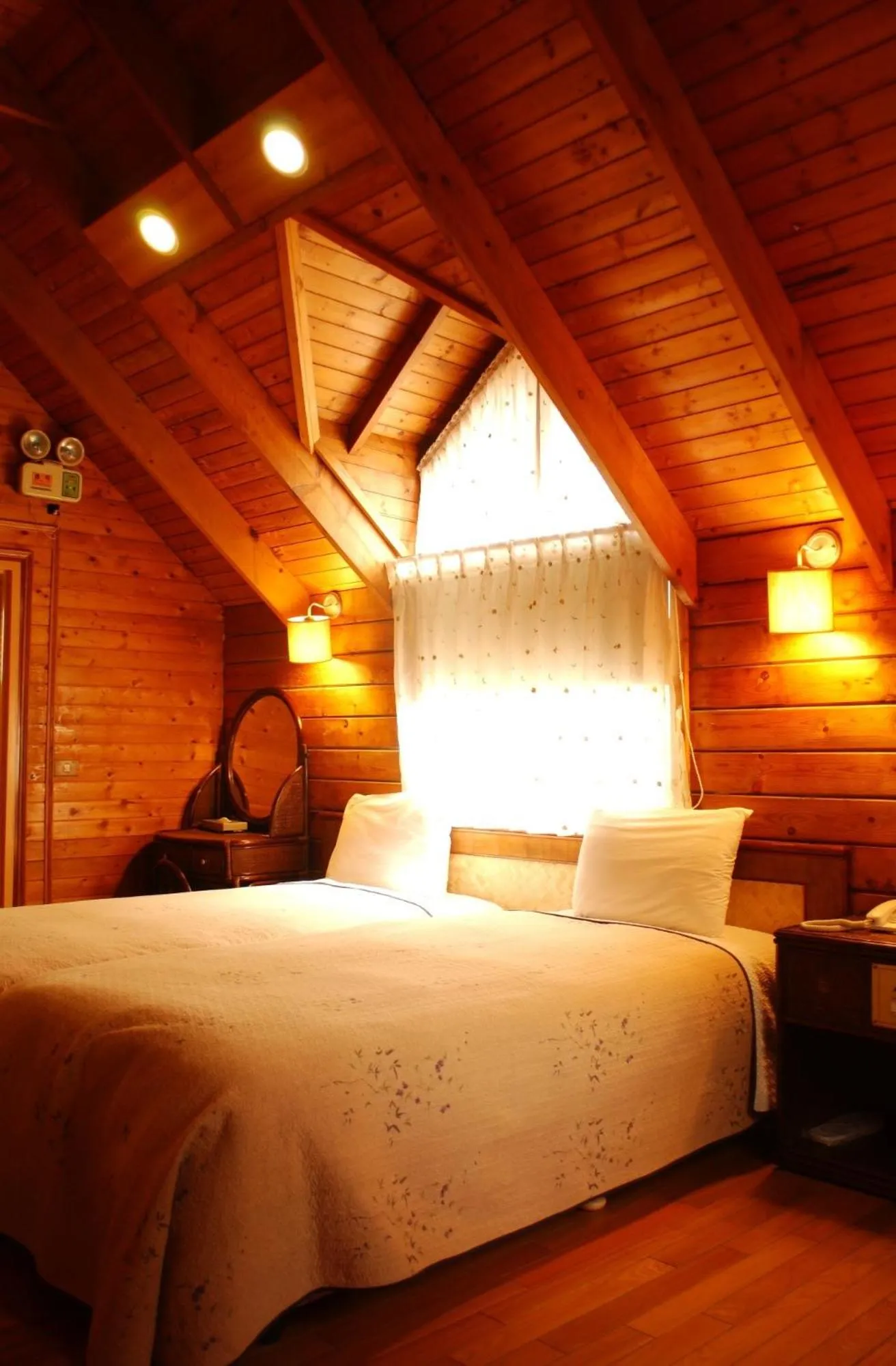 Photo of the whole room, Bed in Atunas Holiday Country