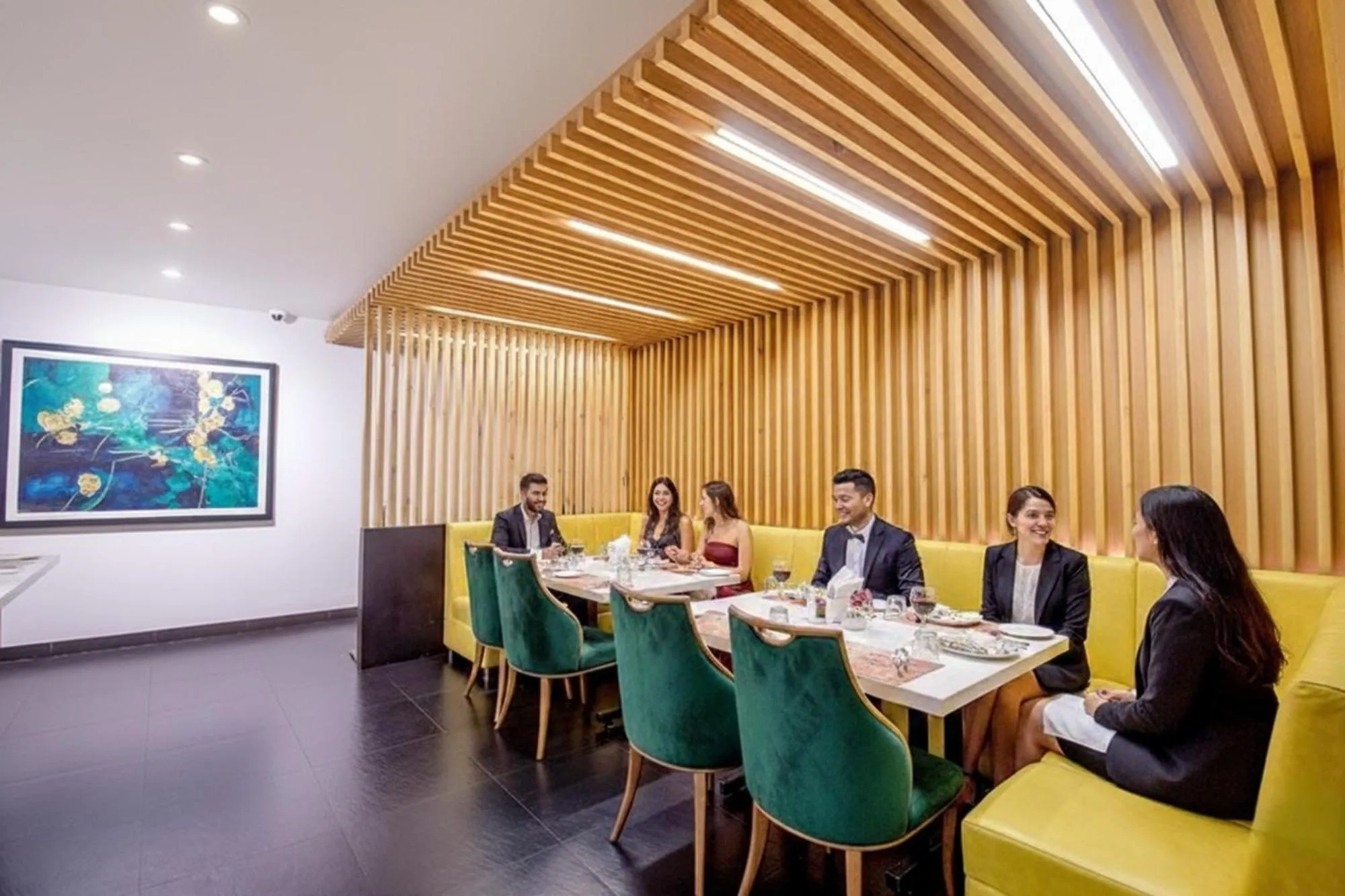 Restaurant/places to eat in FabHotel Prime Kzar Corporate Budget Stay Near Park Street