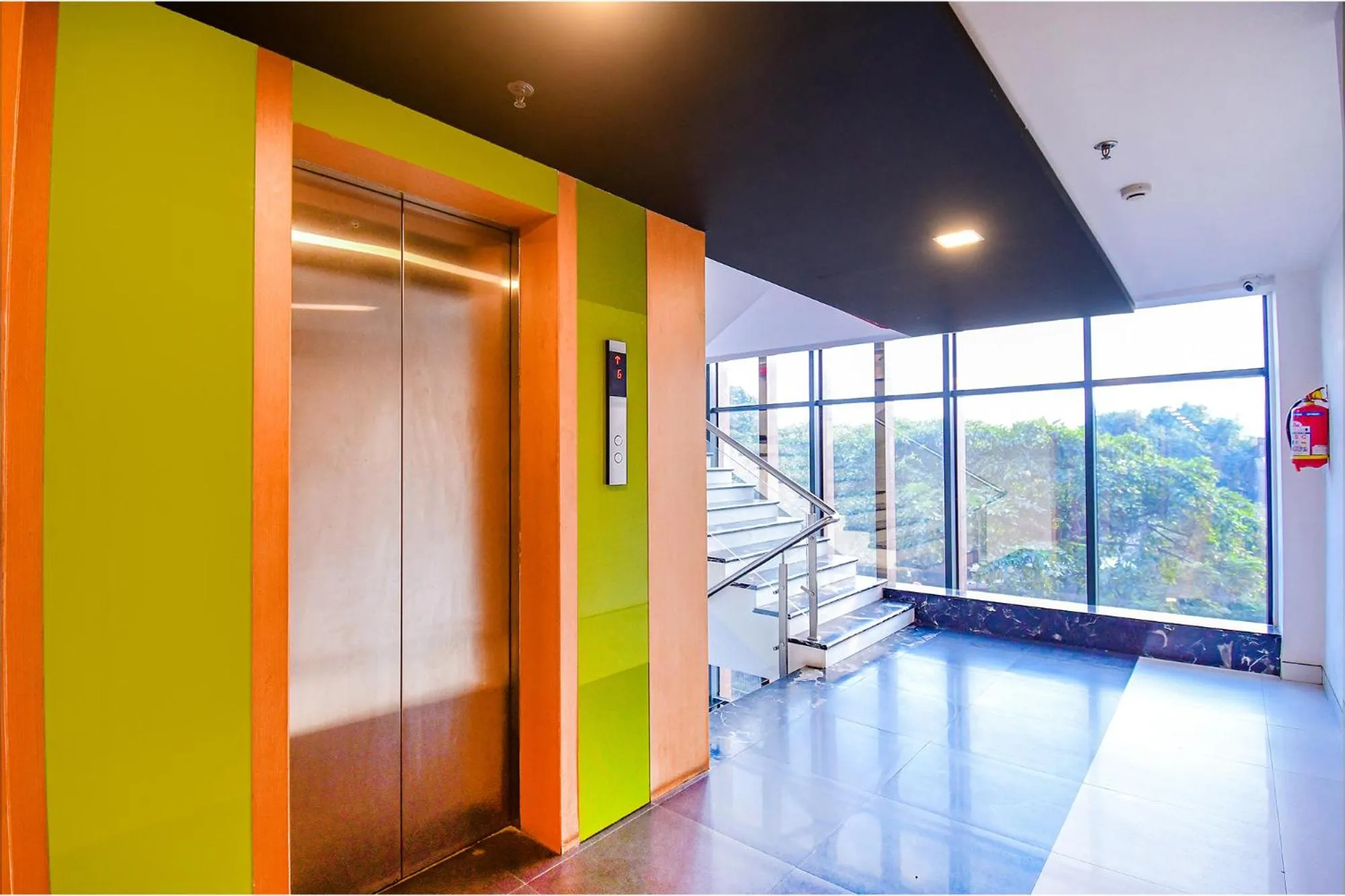 Lobby or reception in FabHotel Prime Kzar Corporate Budget Stay Near Park Street