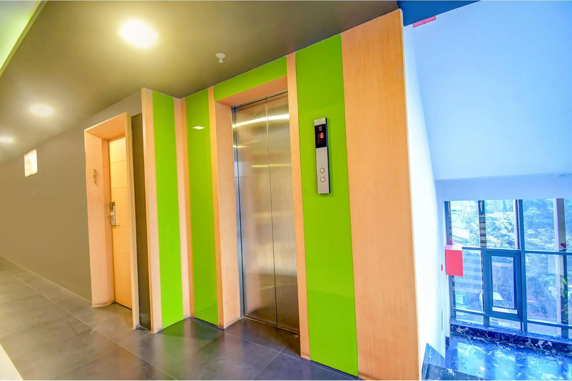 Lobby or reception in FabHotel Prime Kzar Corporate Budget Stay Near Park Street