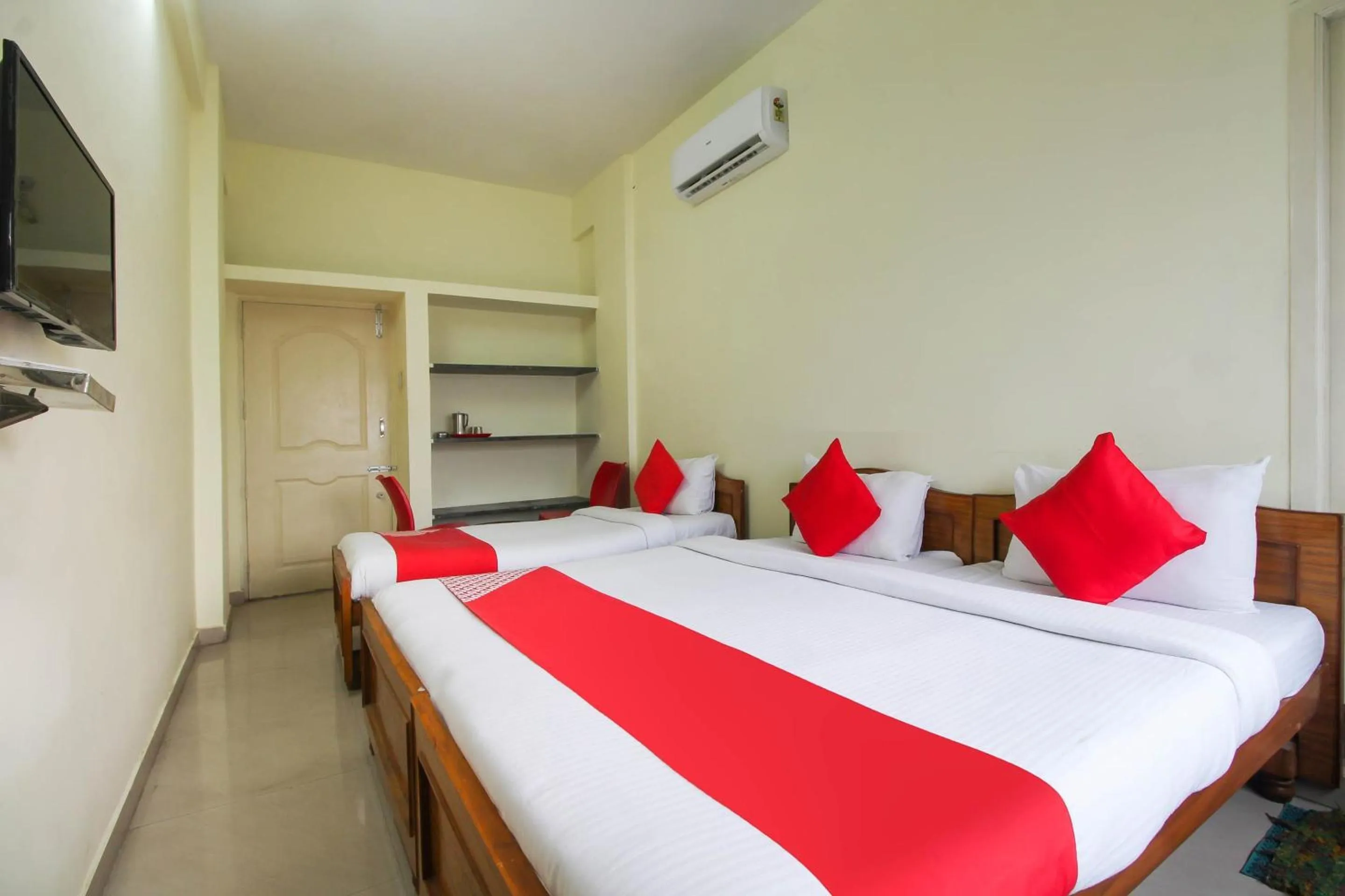 Bedroom, Bed in Hotel O Royal Residency