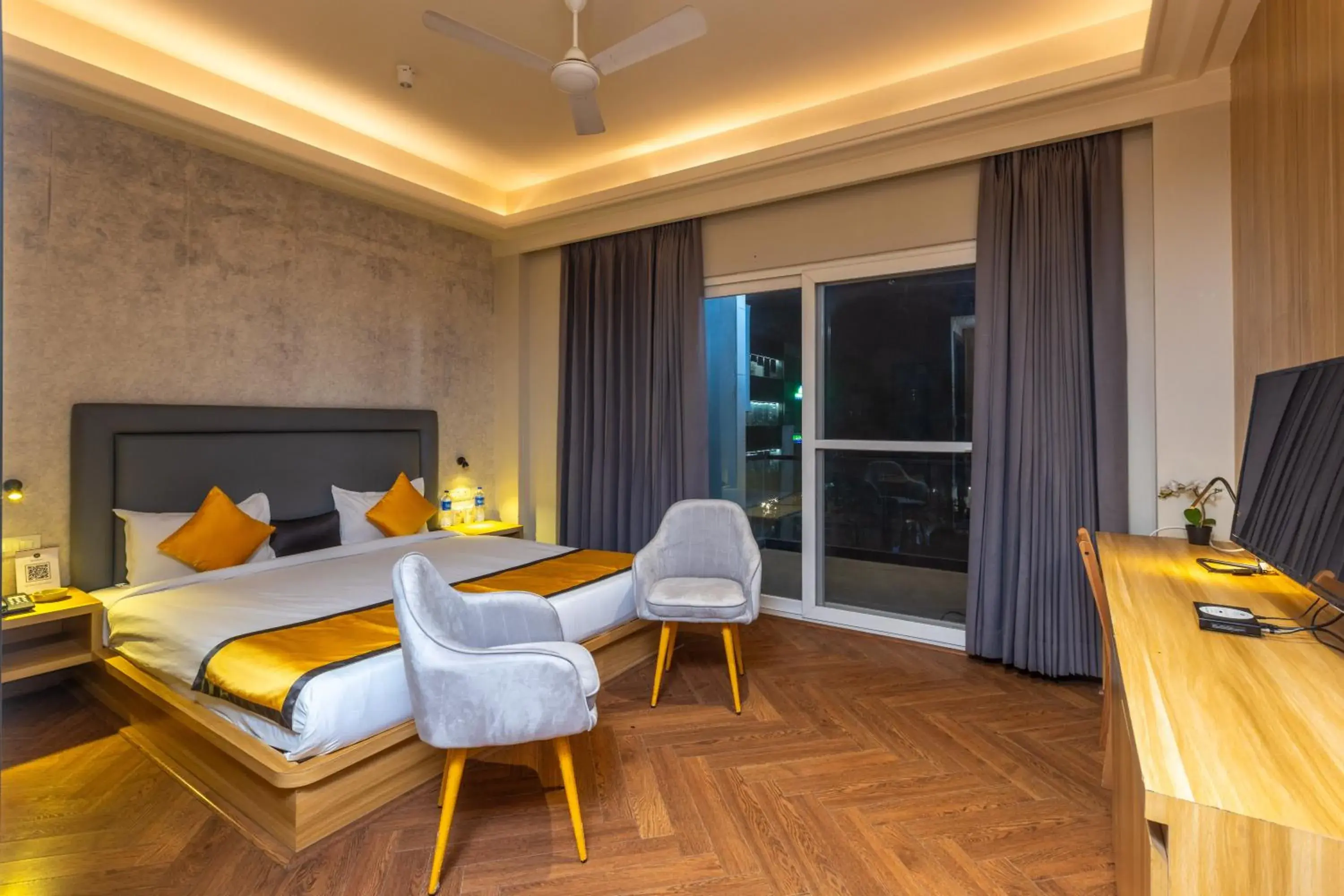 Deluxe Double Room with Balcony with 10% discount on food - single occupancy in Kohsa7 Deluxe Double Room with Balcony with 10% discount on food - single occupancy in Kohsa7