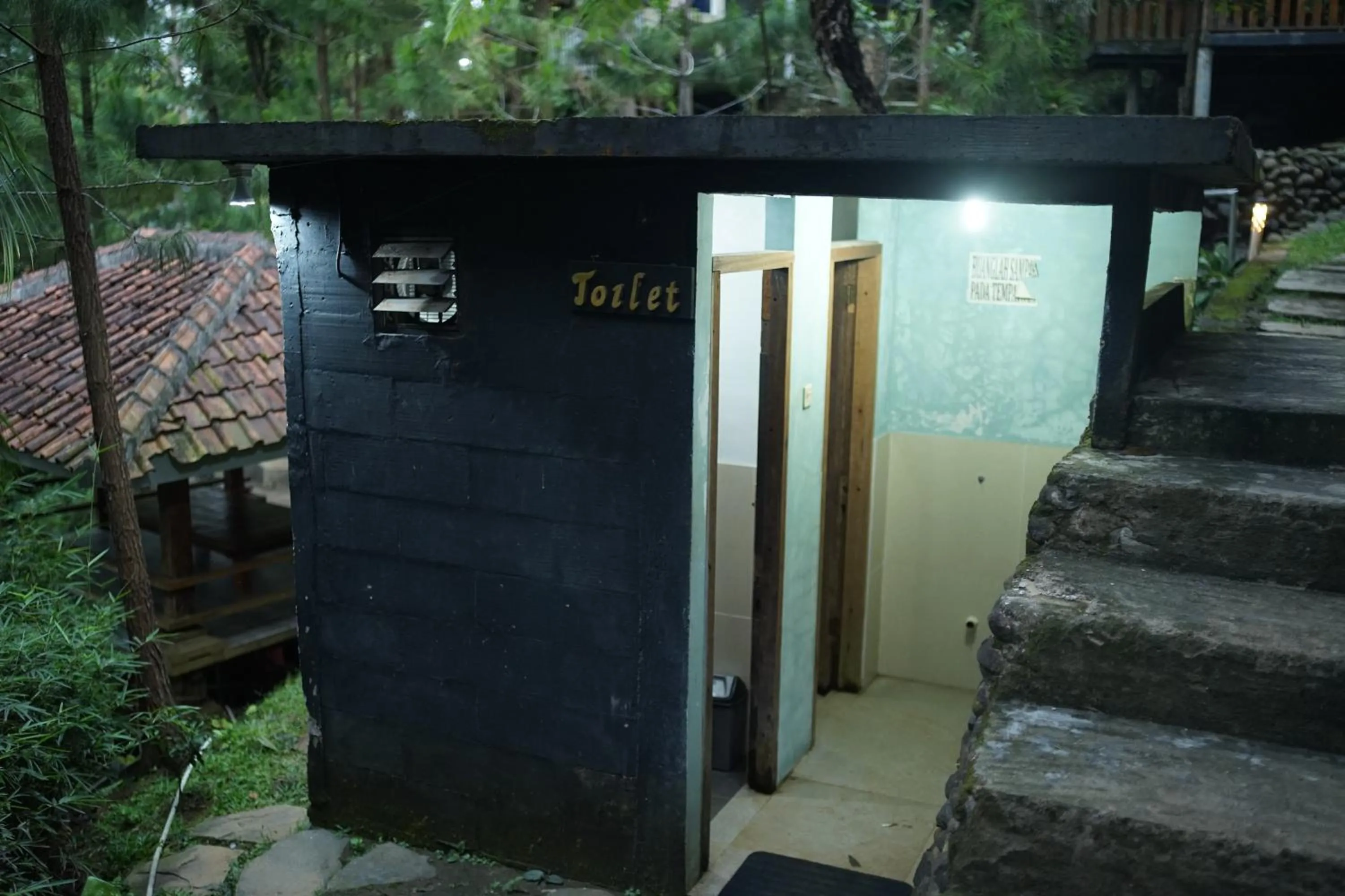 Tirta Arsanta Hot Springs & Villa