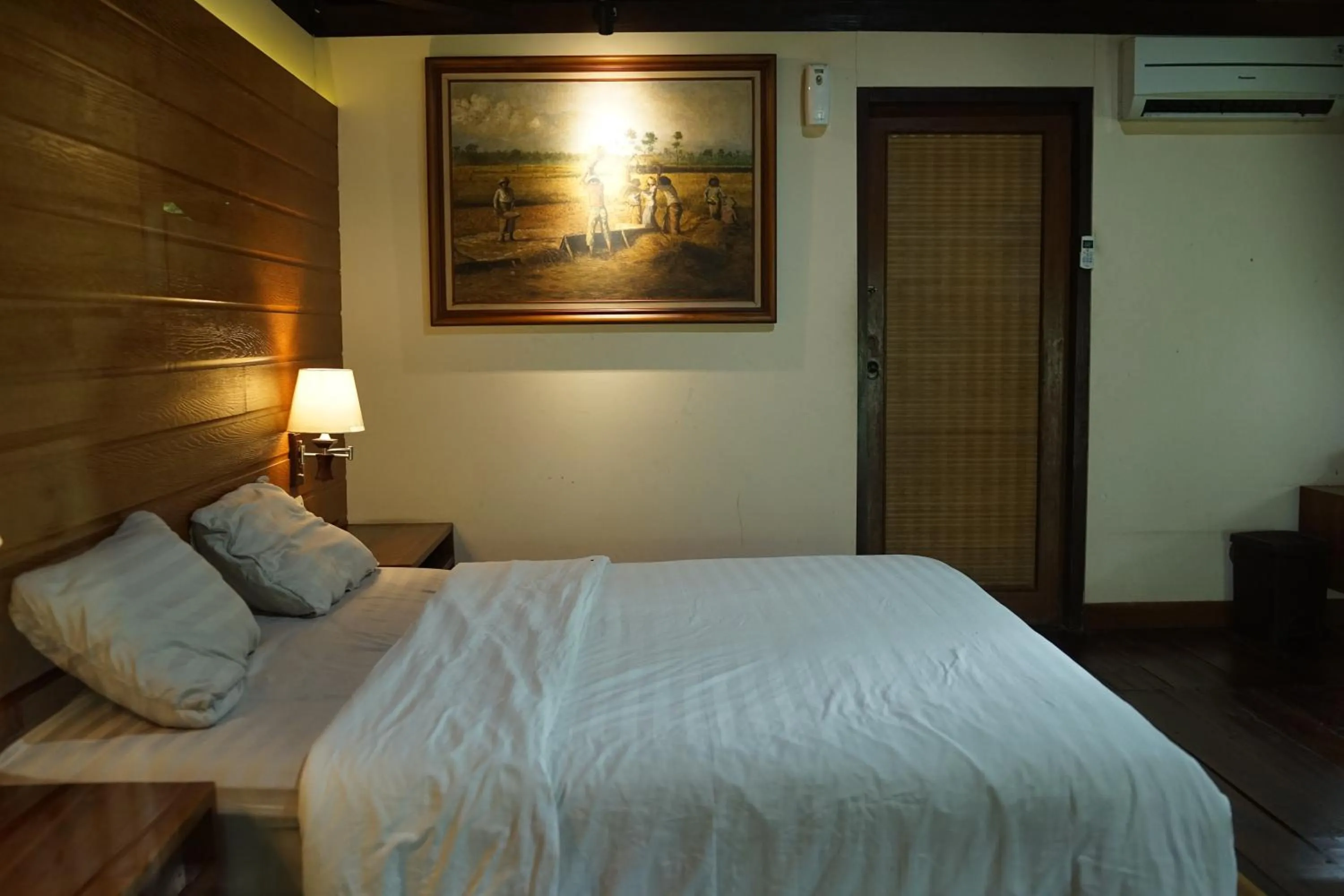 Bed in Tirta Arsanta Hot Springs & Villa