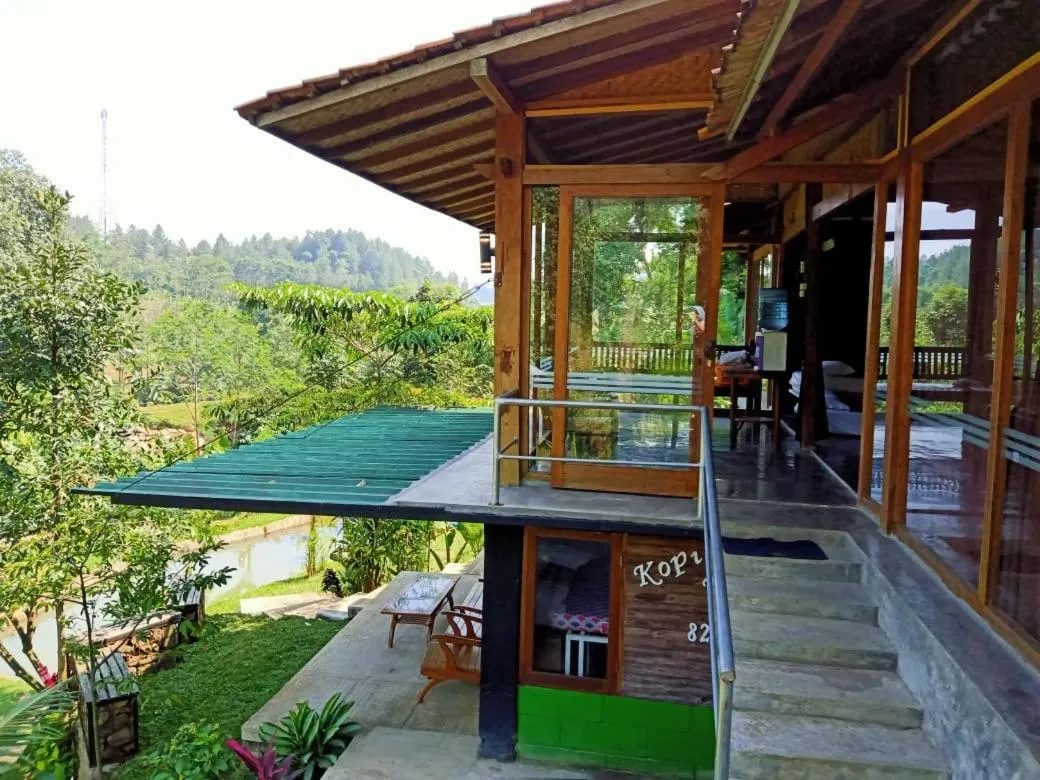 Tirta Arsanta Hot Springs & Villa