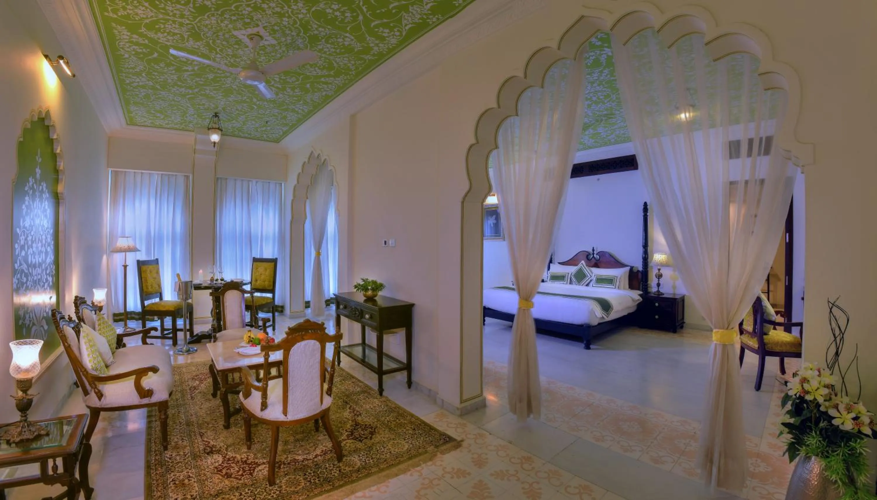 Photo of the whole room, Bed in Anuraga Palace