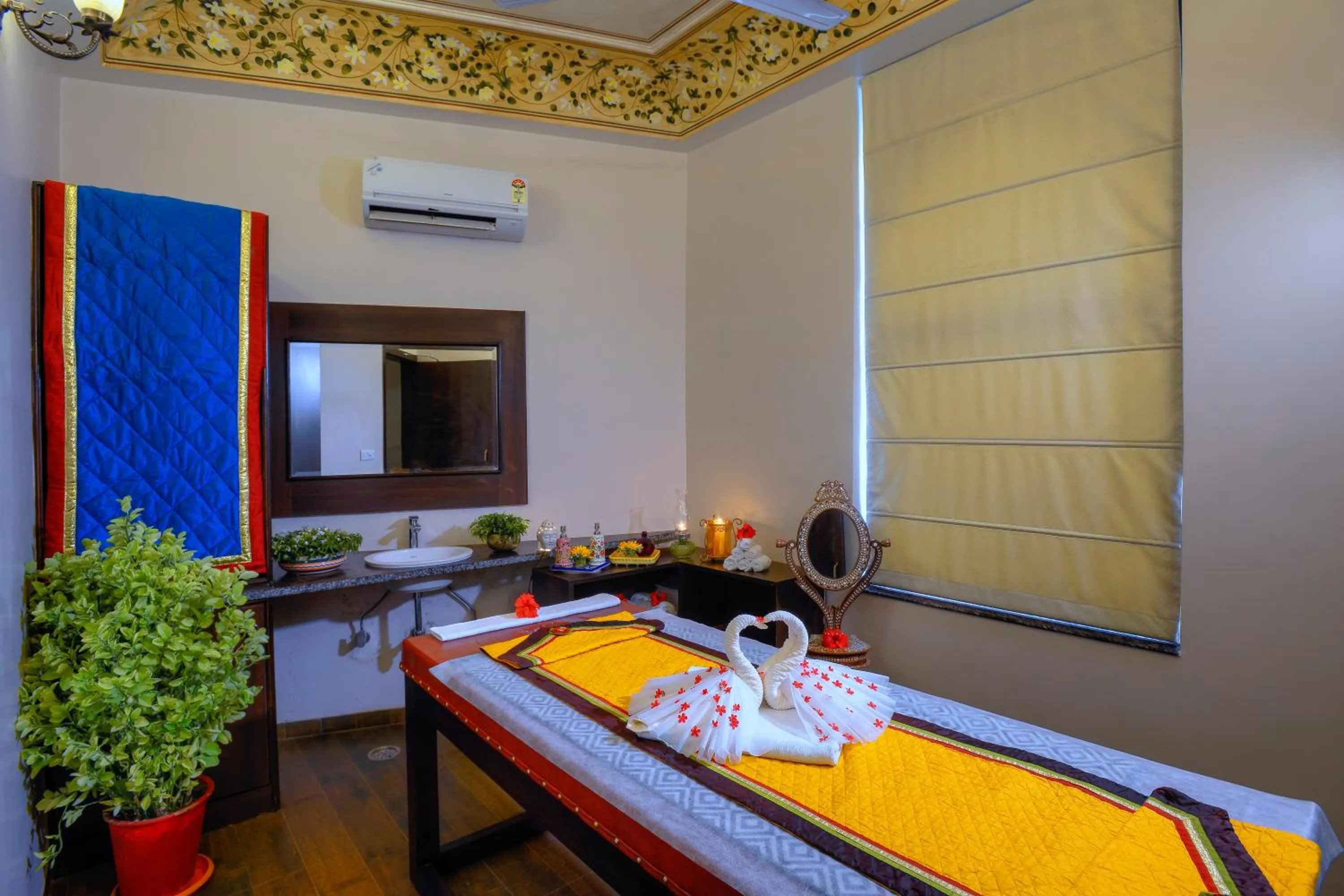Massage, Bed in Anuraga Palace