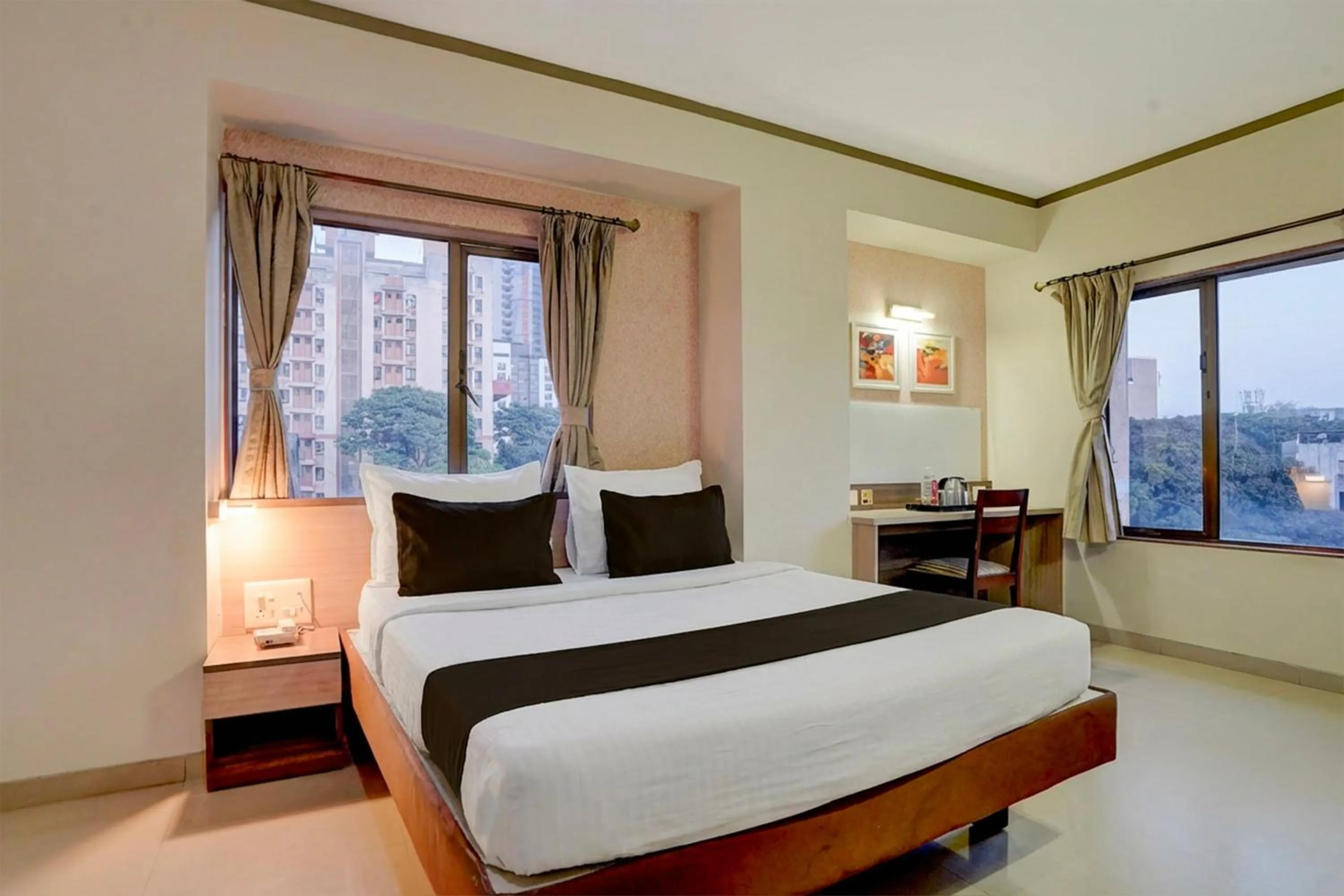 Bedroom, Bed in Townhouse Oak Pune Railway Station Formerly Kapil Residency