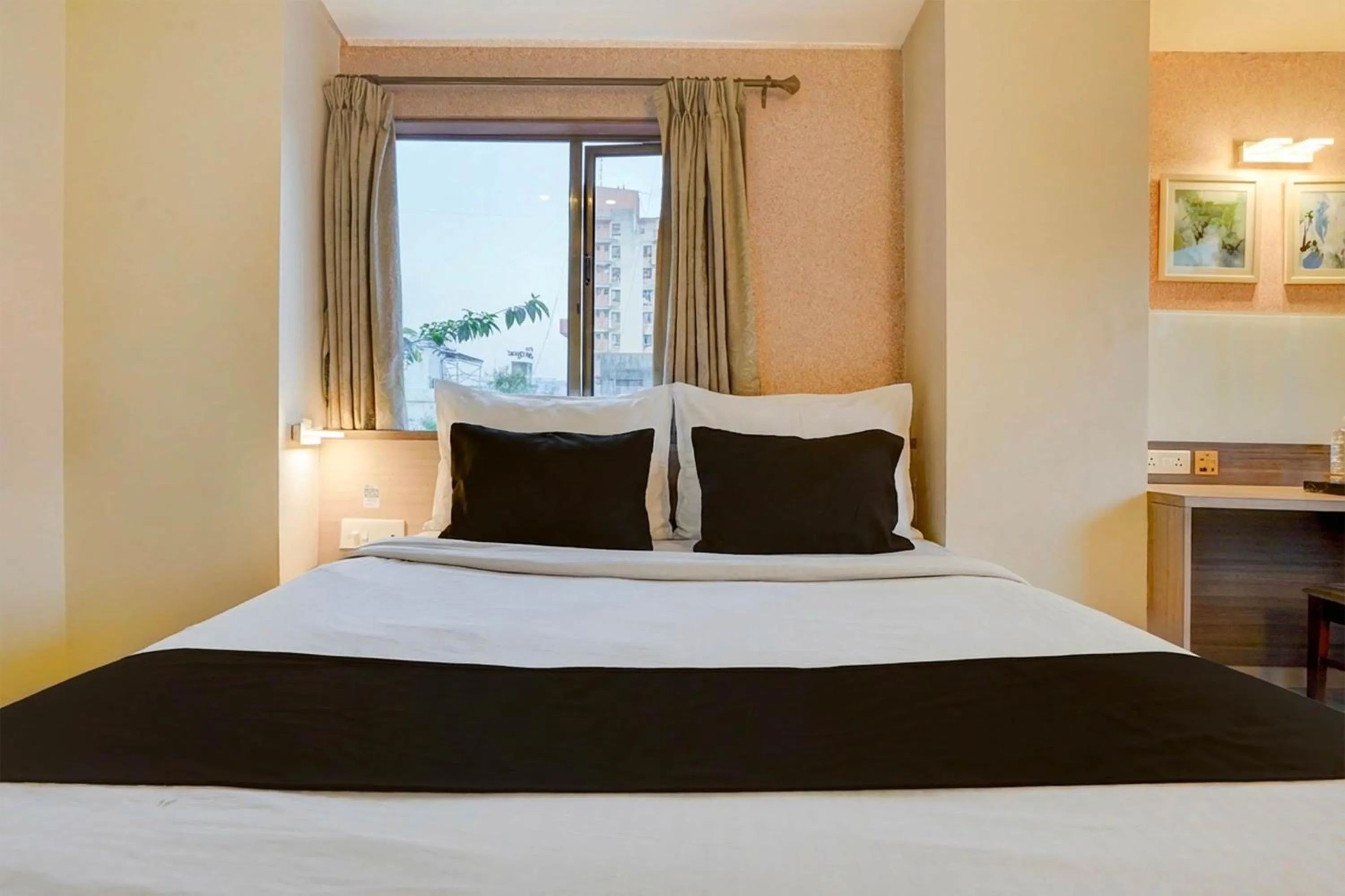 Bedroom, Bed in Townhouse Oak Pune Railway Station Formerly Kapil Residency