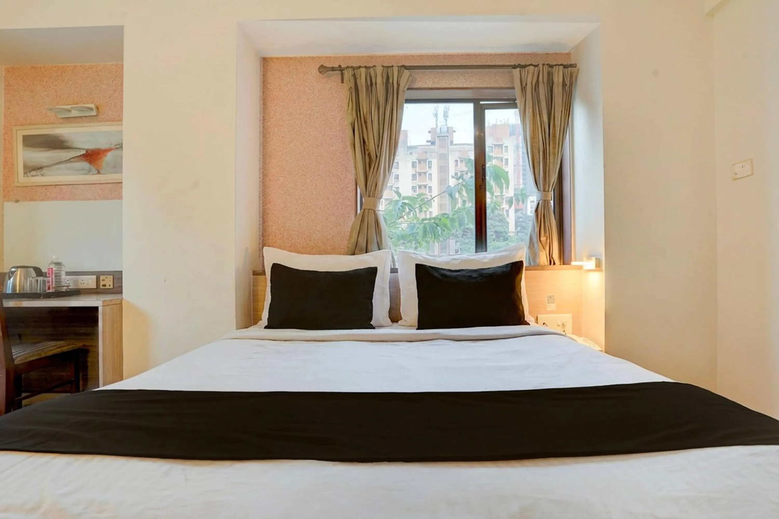 Bedroom, Bed in Townhouse Oak Pune Railway Station Formerly Kapil Residency