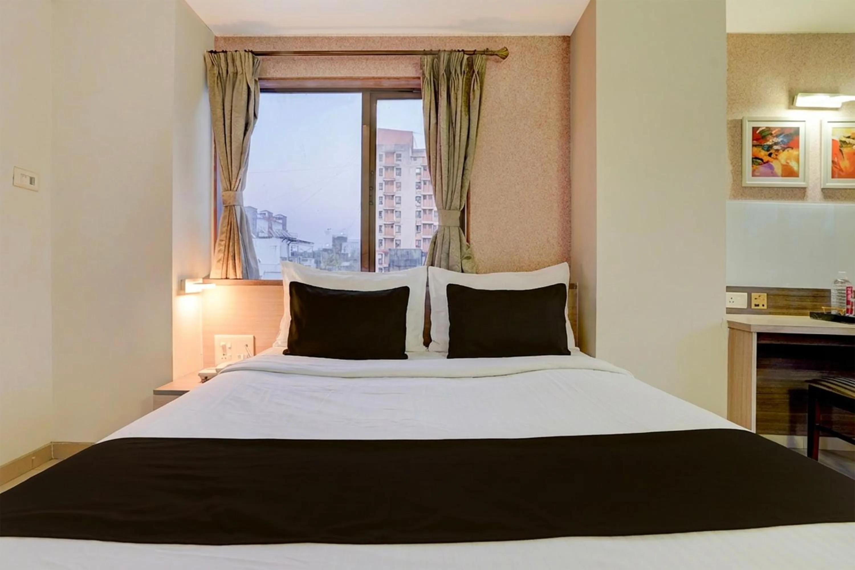 Bedroom, Bed in Townhouse Oak Pune Railway Station Formerly Kapil Residency