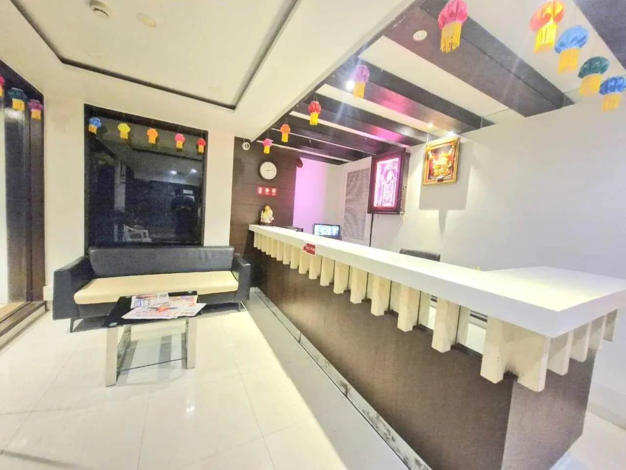 Lobby or reception, Bed in Townhouse Oak Pune Railway Station Formerly Kapil Residency