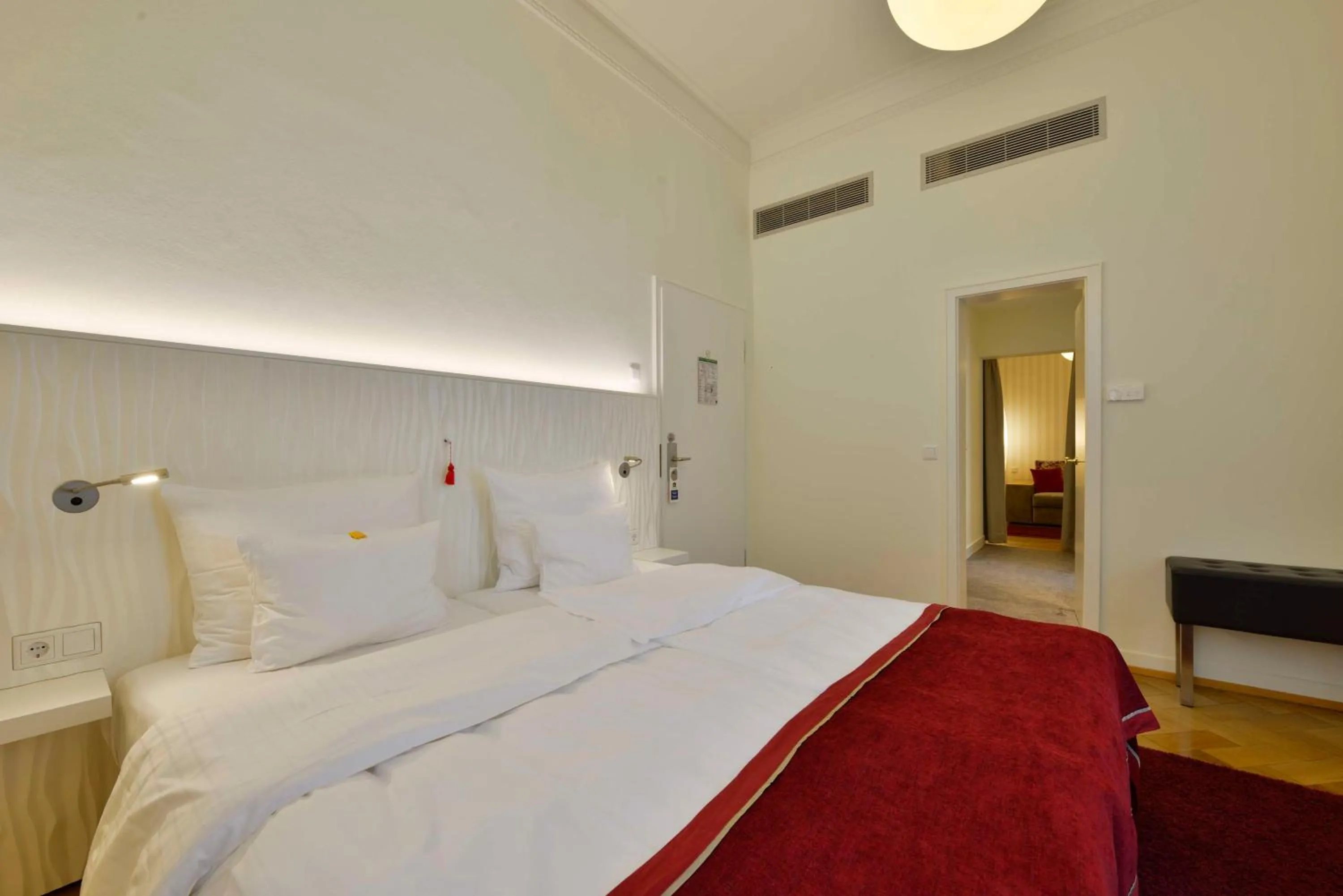 Bedroom, Bed in Hotel Victoria, BW Signature Collection