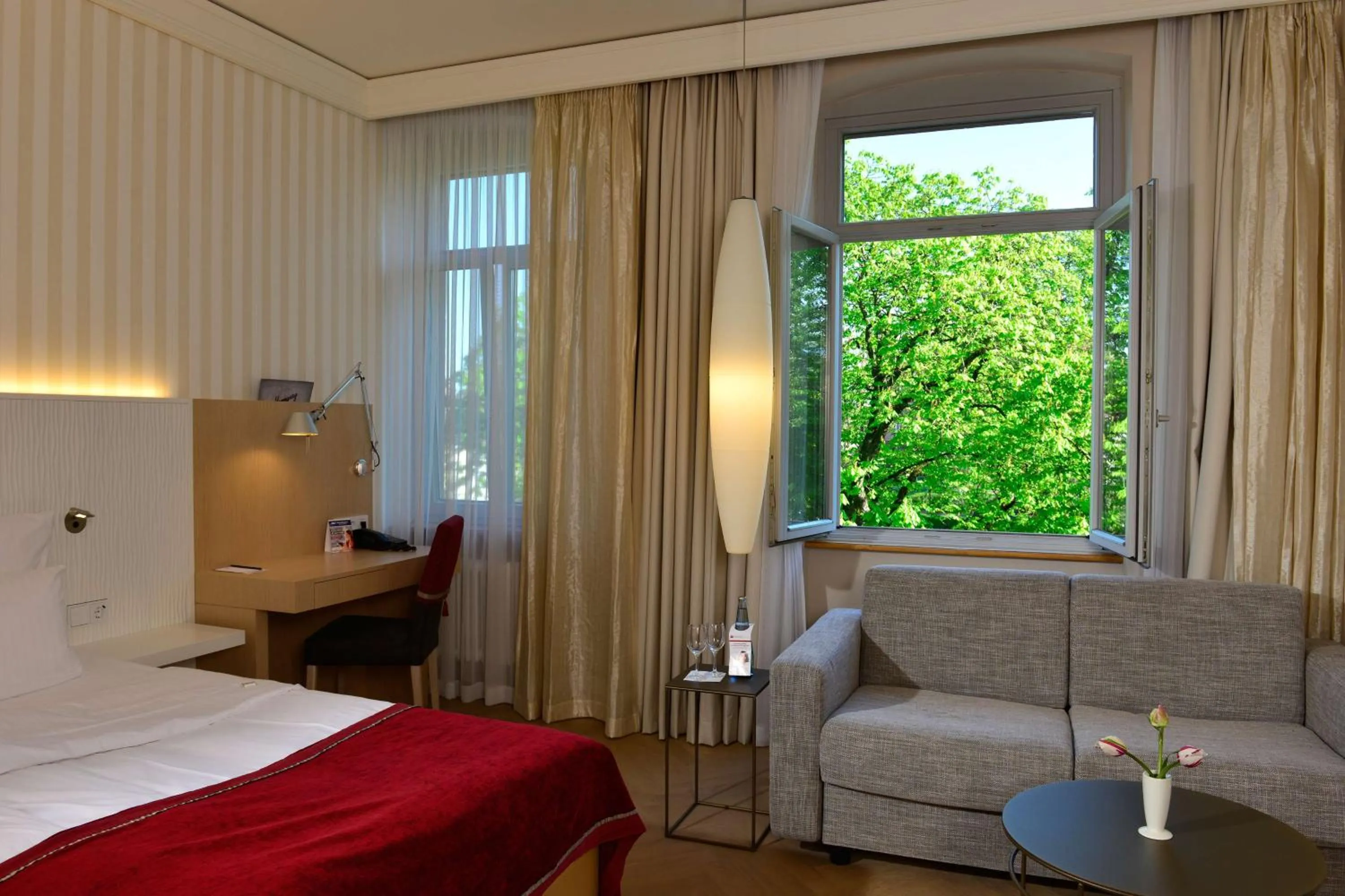 Property building, Bed in Hotel Victoria, BW Signature Collection