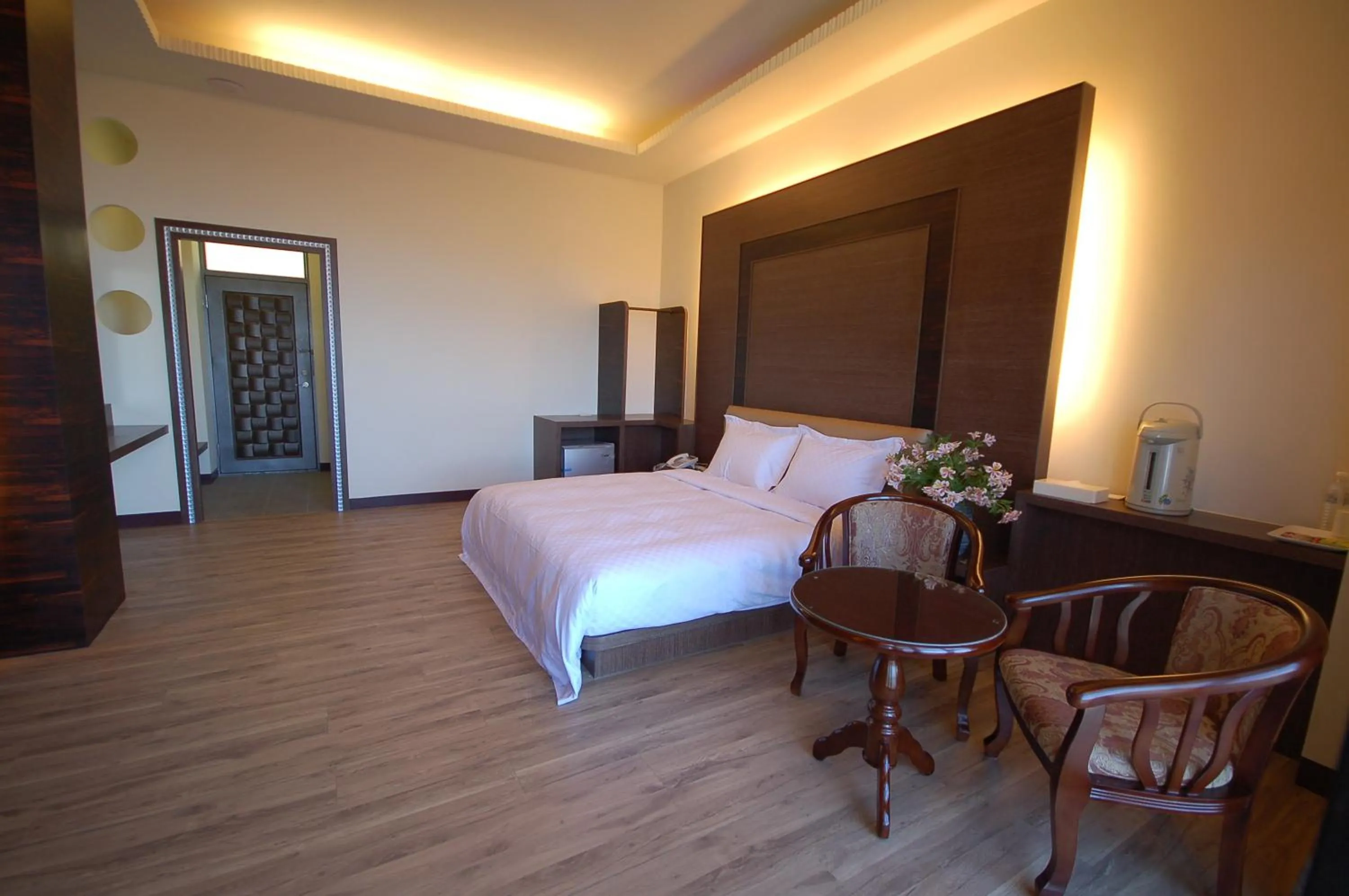 Photo of the whole room, Bed in Star Villa