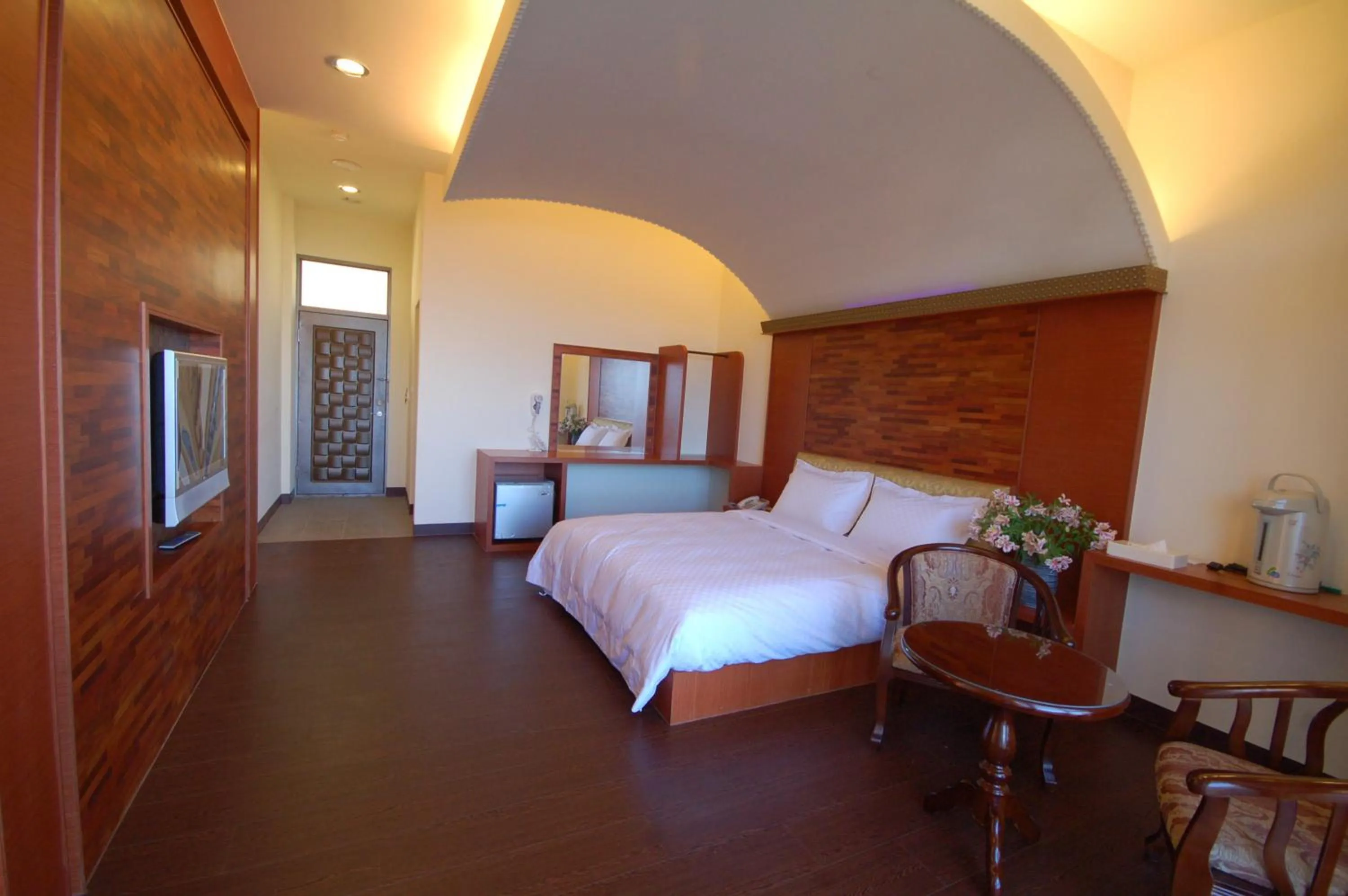 Photo of the whole room, Bed in Star Villa