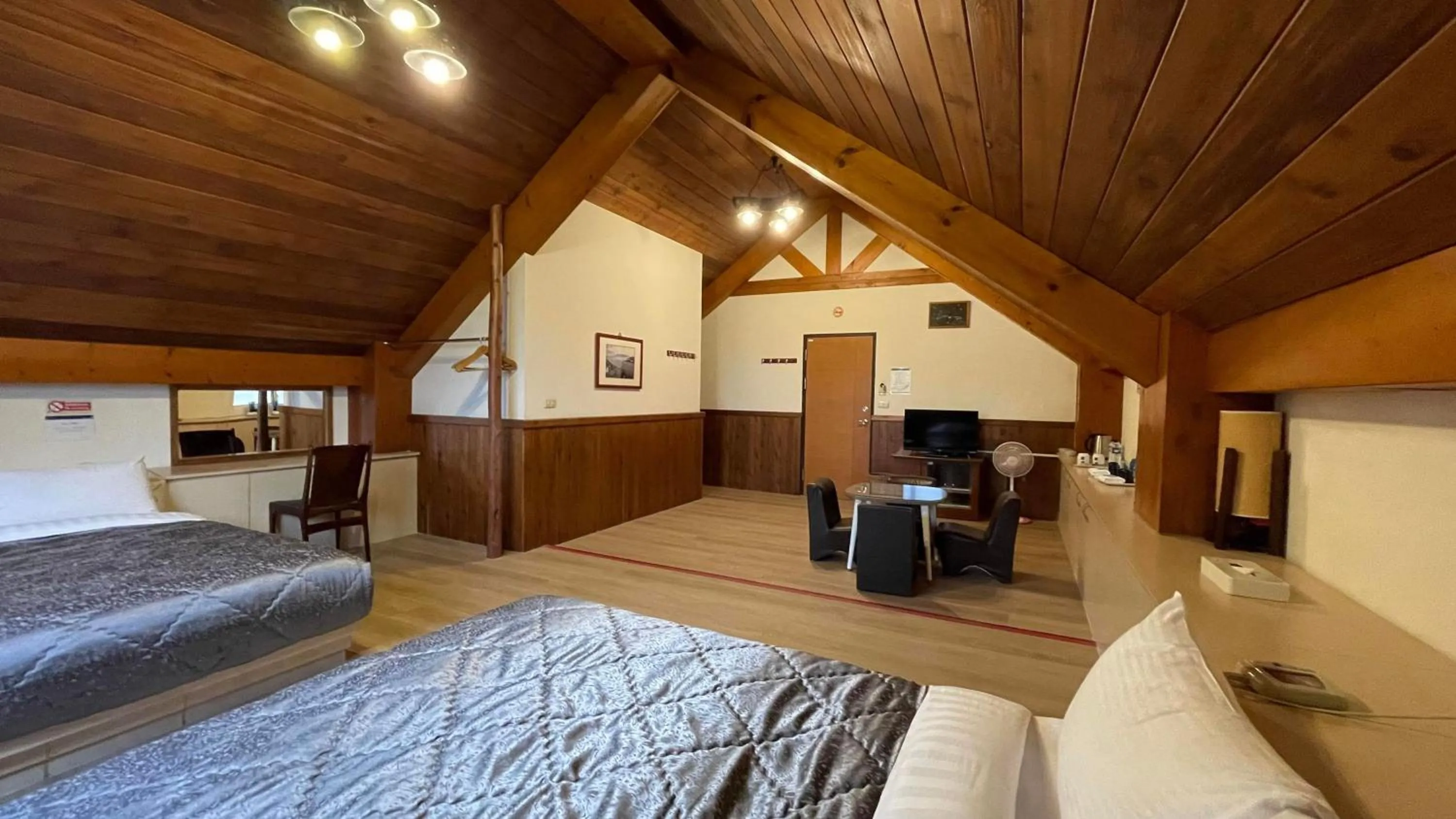 Photo of the whole room, Bed in Star Villa