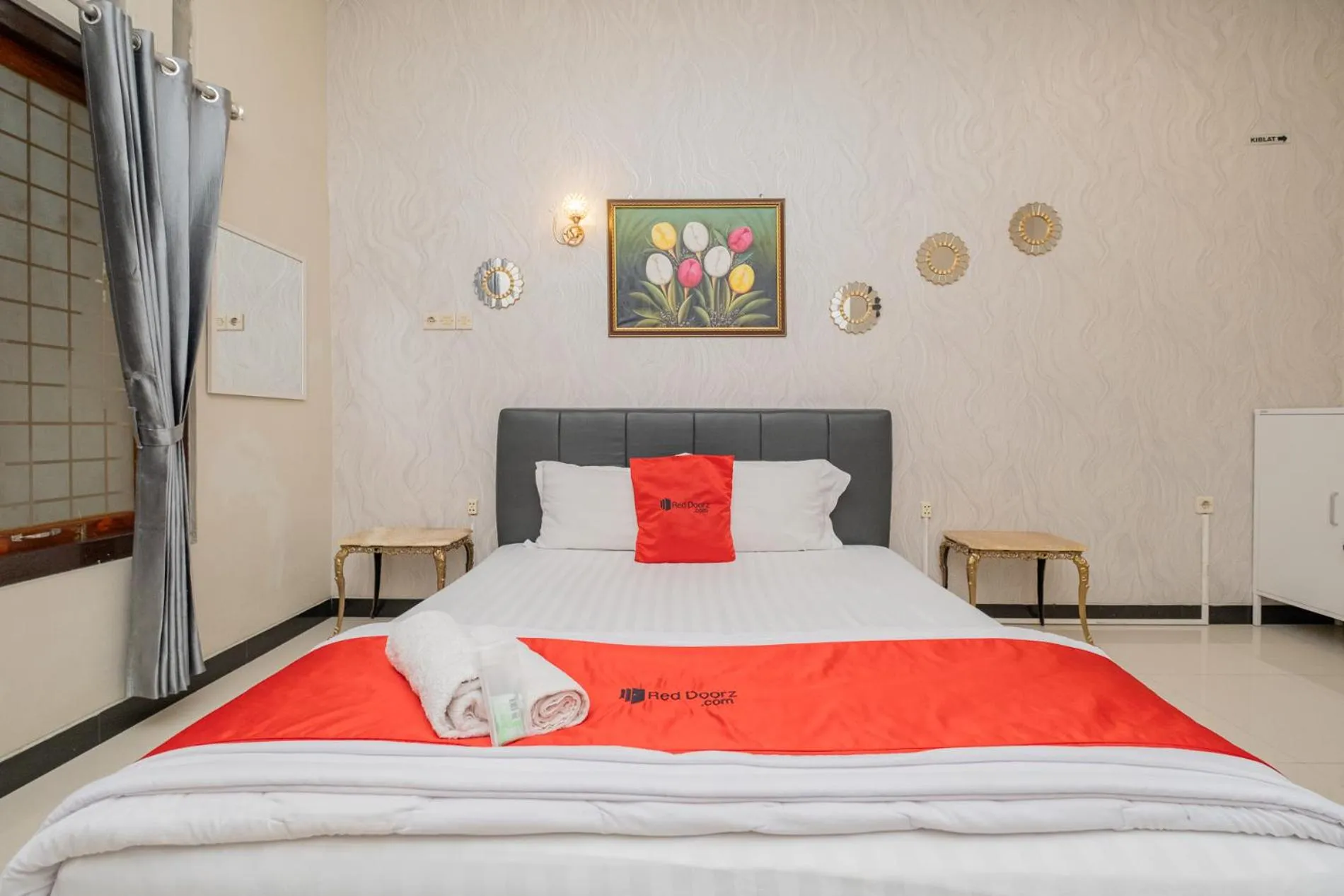 Bedroom, Bed in RedDoorz near Kampung Inggris Pare