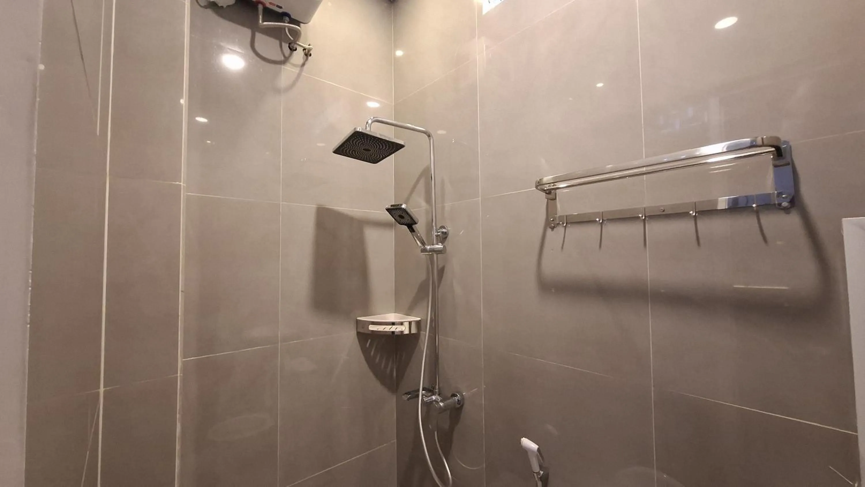 Bathroom in RedDoorz near Kampung Inggris Pare