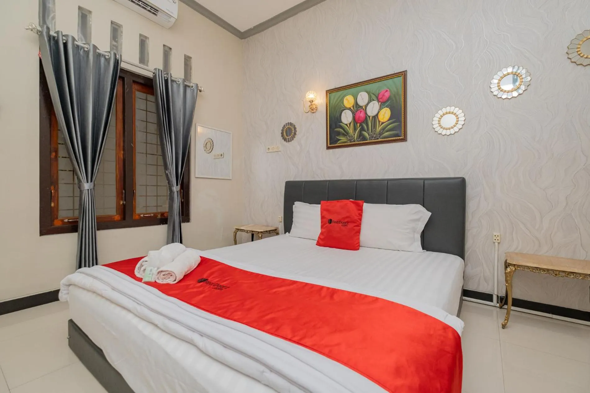 Bedroom, Bed in RedDoorz near Kampung Inggris Pare