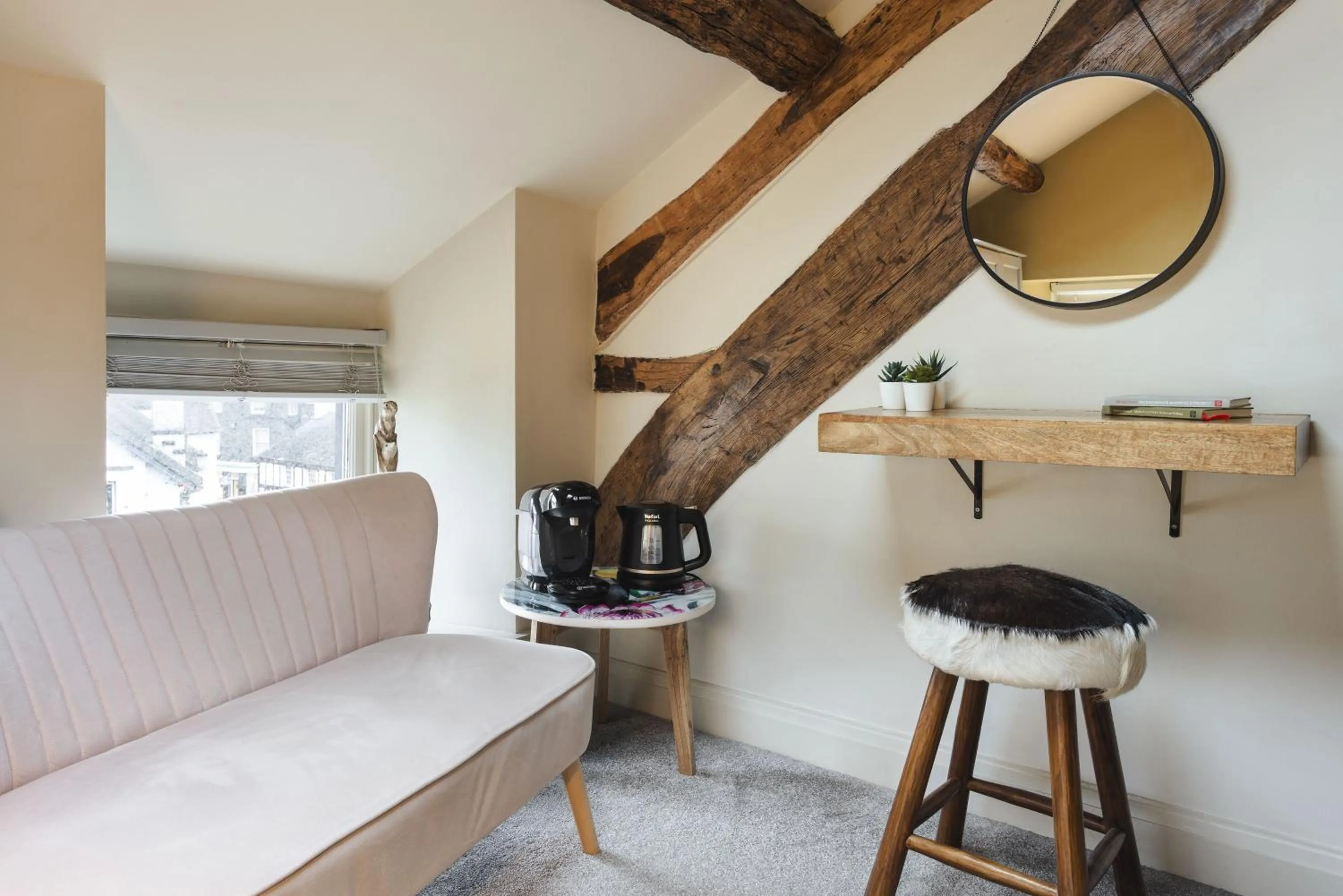 The Hive at Poppi-Red