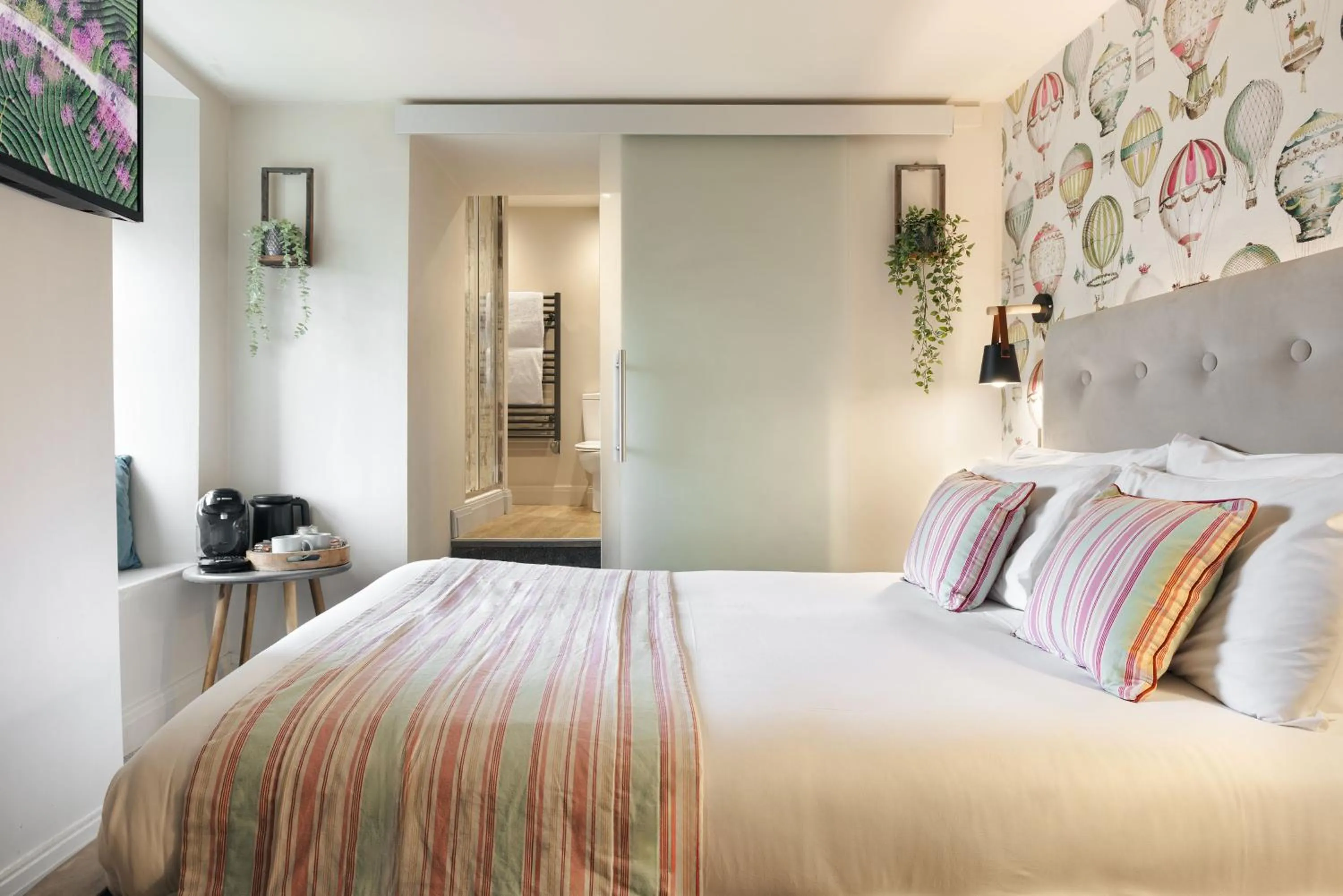 Bed in The Hive at Poppi-Red