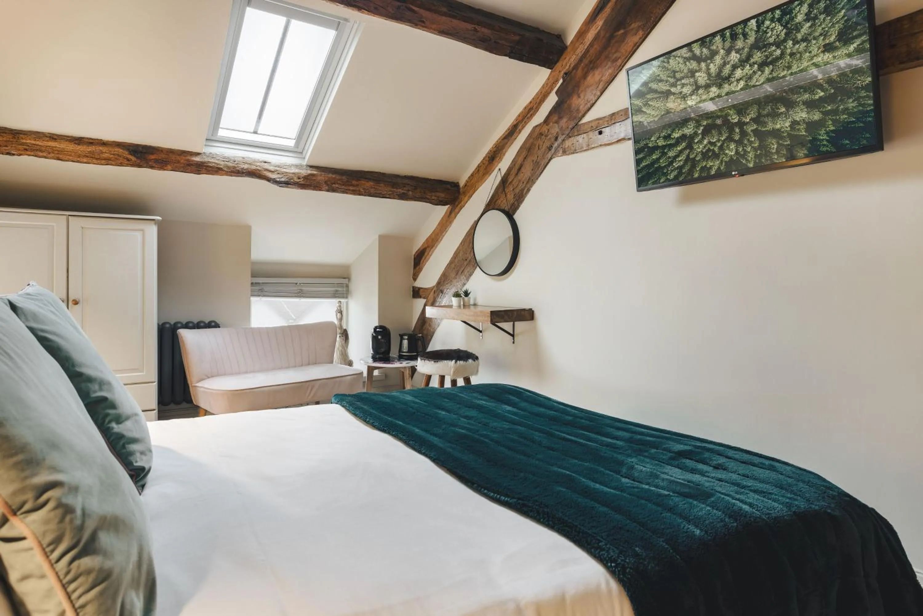 Bed in The Hive at Poppi-Red