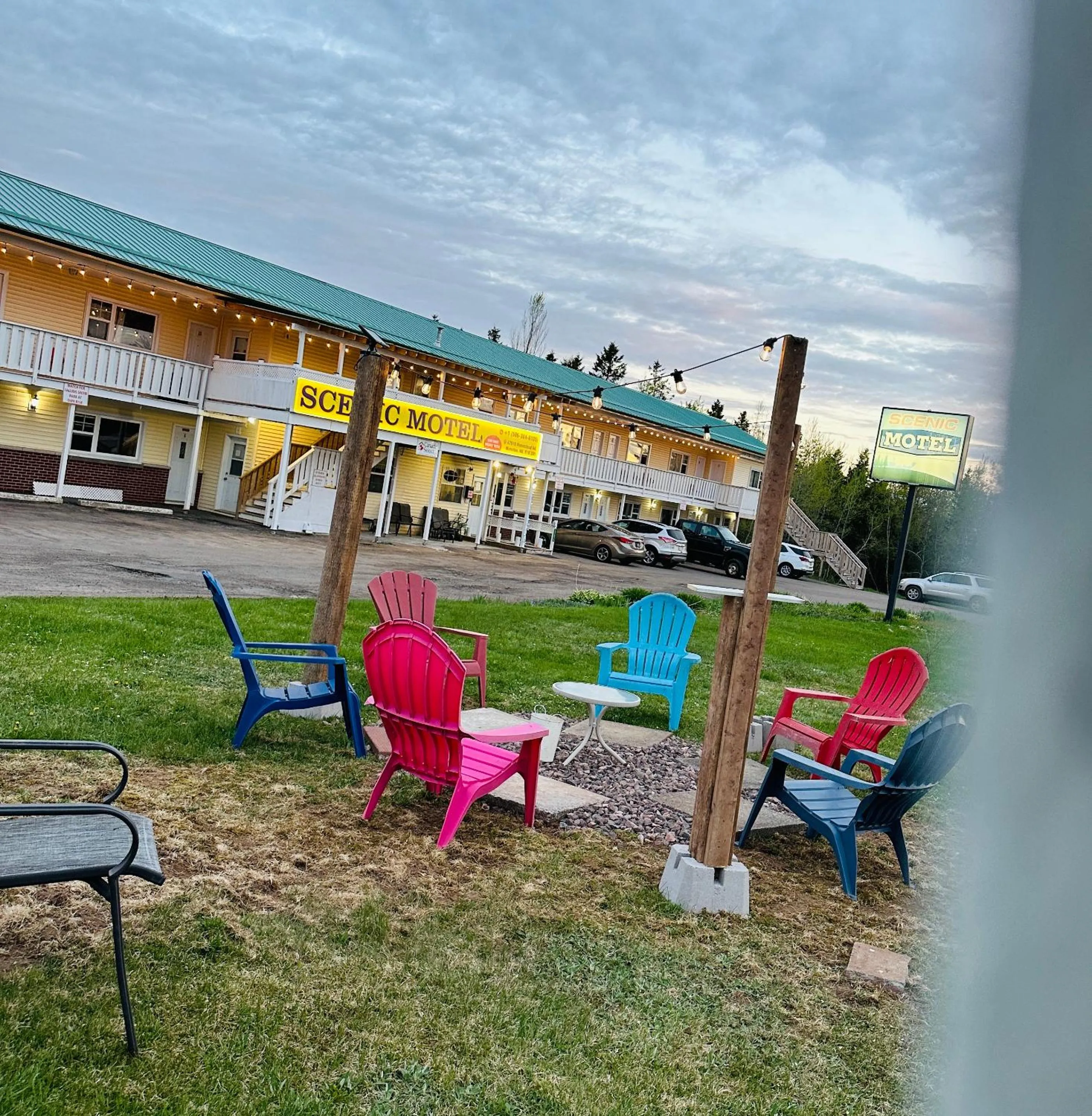 Seating area in Scenic Motel Moncton