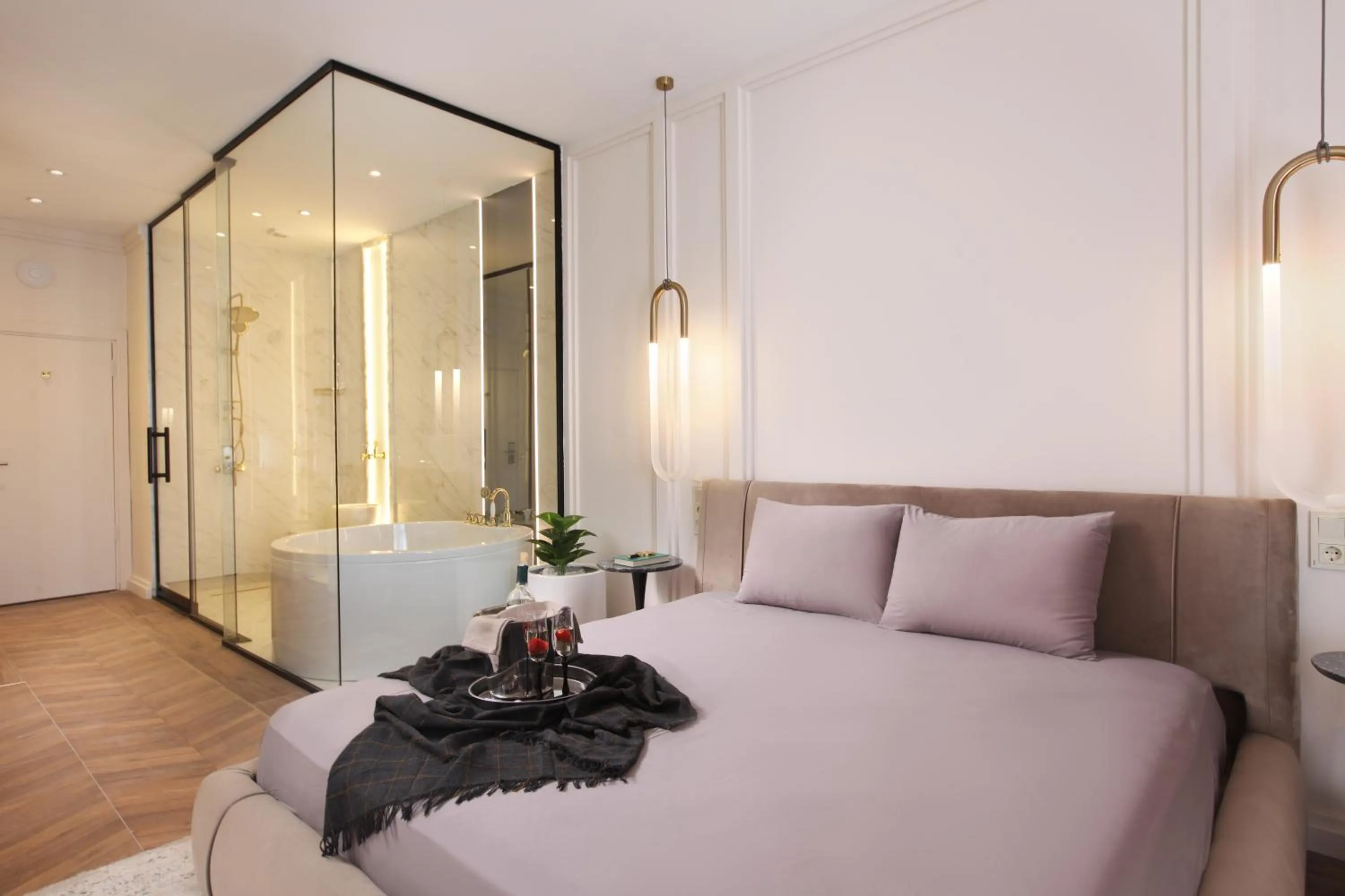 Photo of the whole room, Bed in Walton Gardens Pera