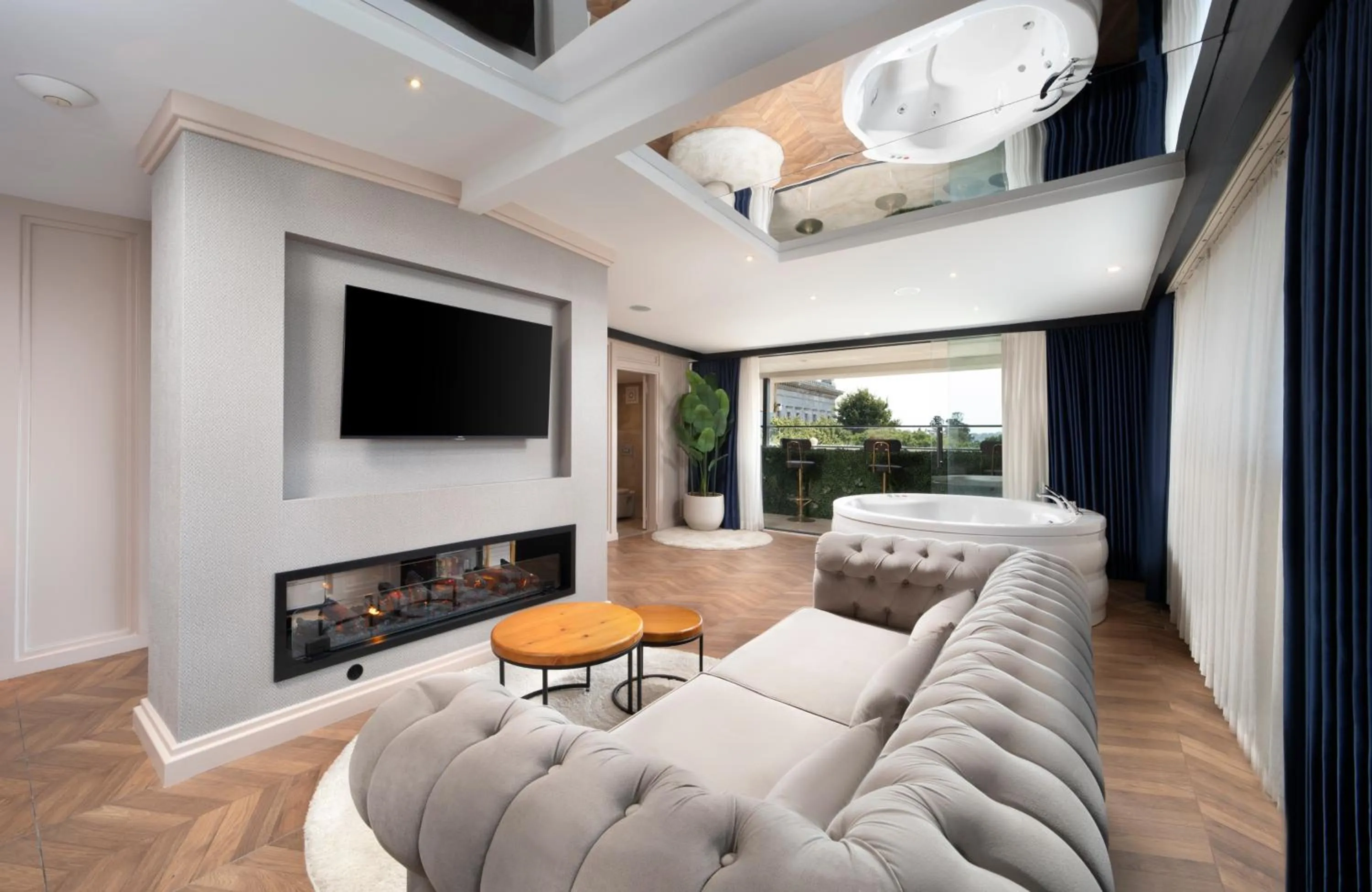 Seating area in Walton Gardens Pera