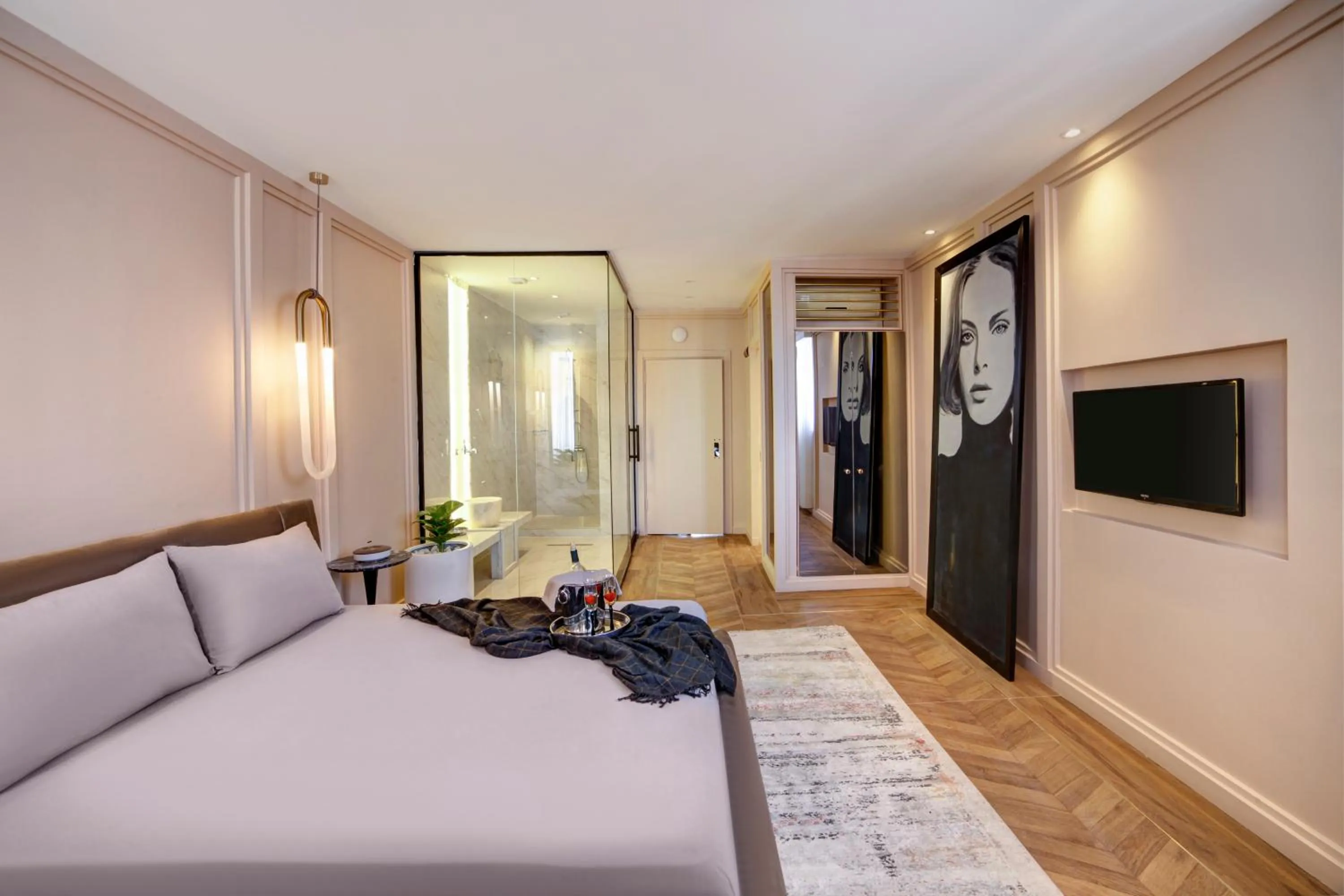 Photo of the whole room, Bed in Walton Gardens Pera