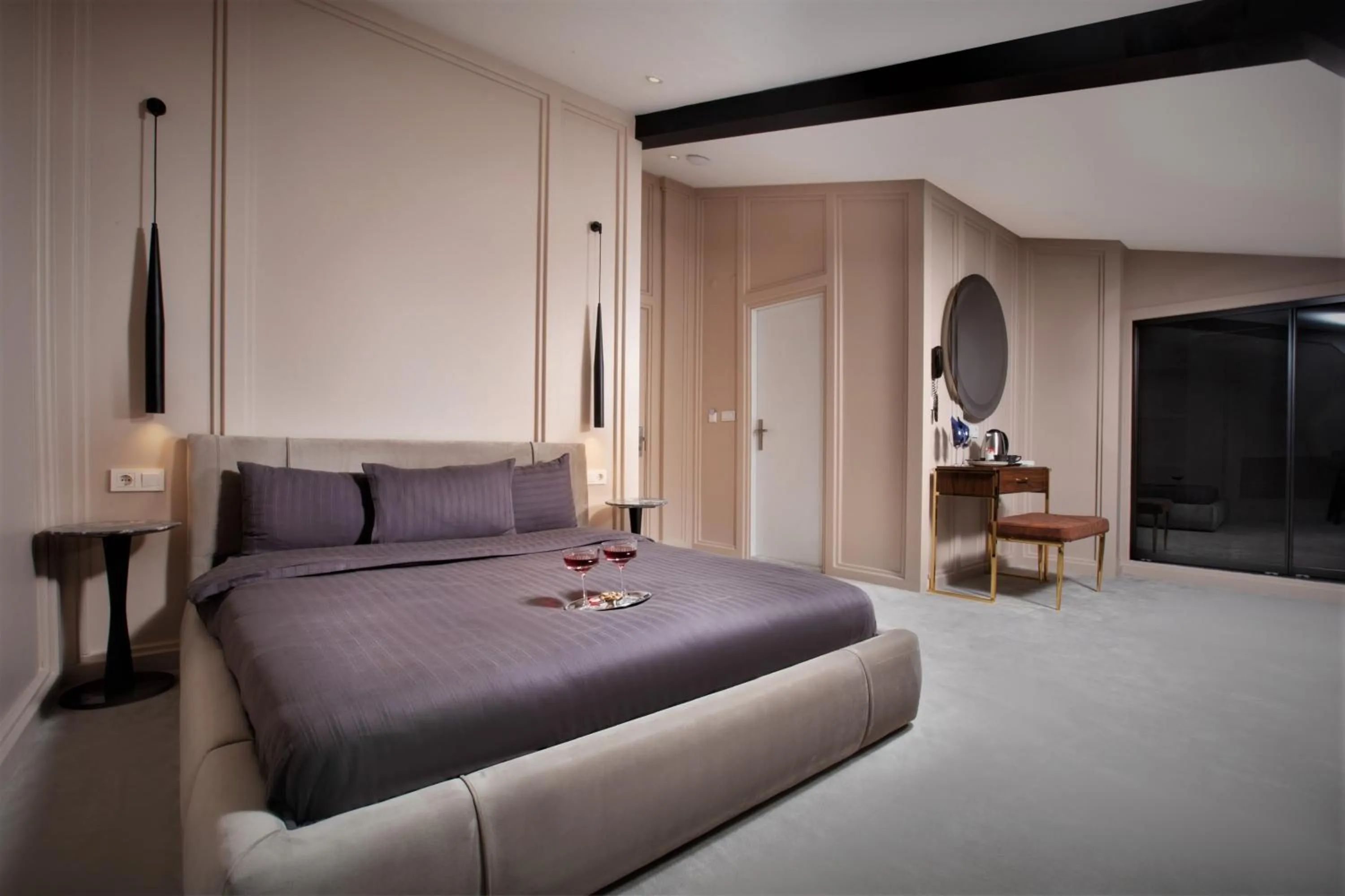 Bed in Walton Gardens Pera