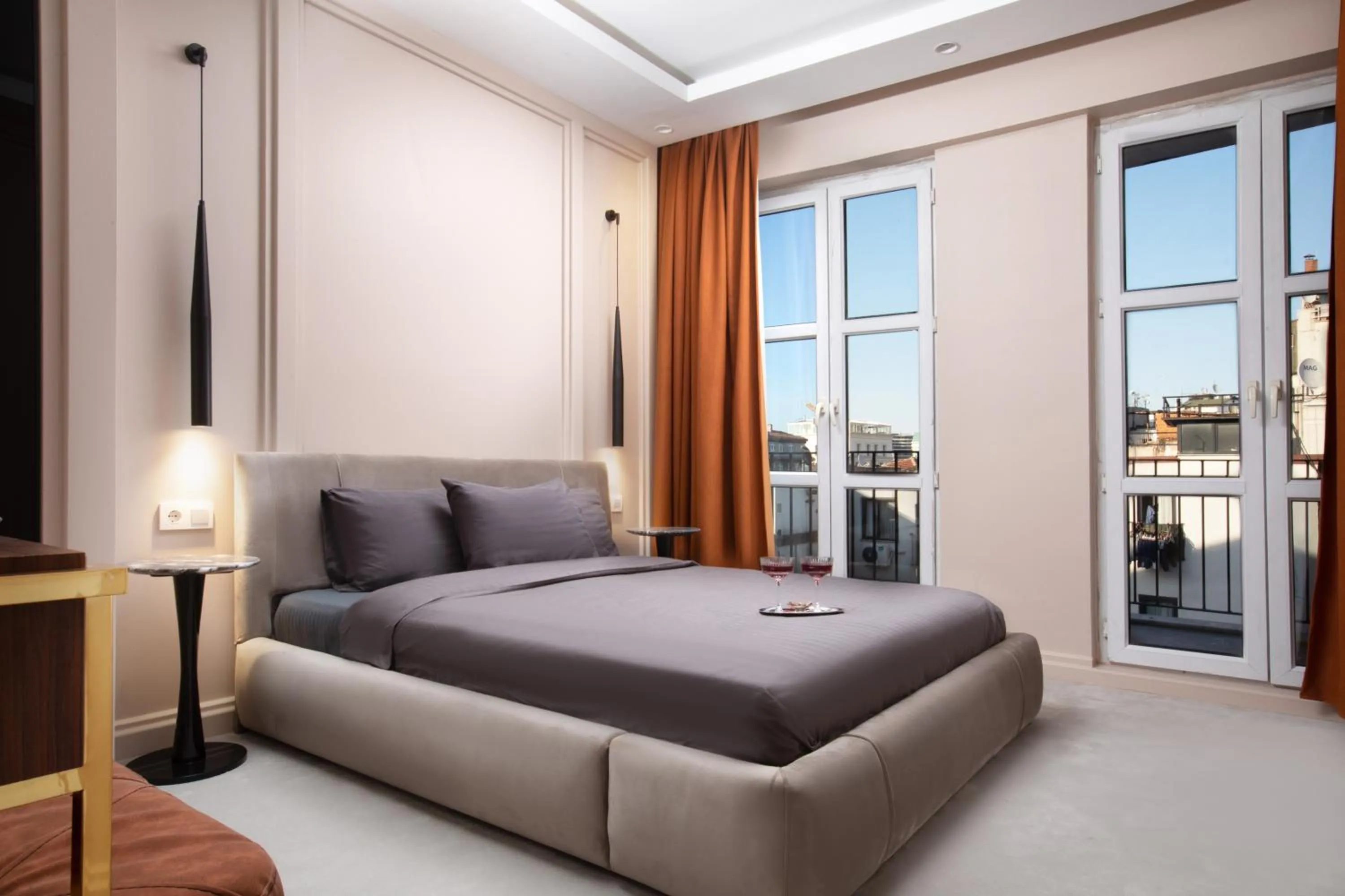 Bedroom, Bed in Walton Gardens Pera