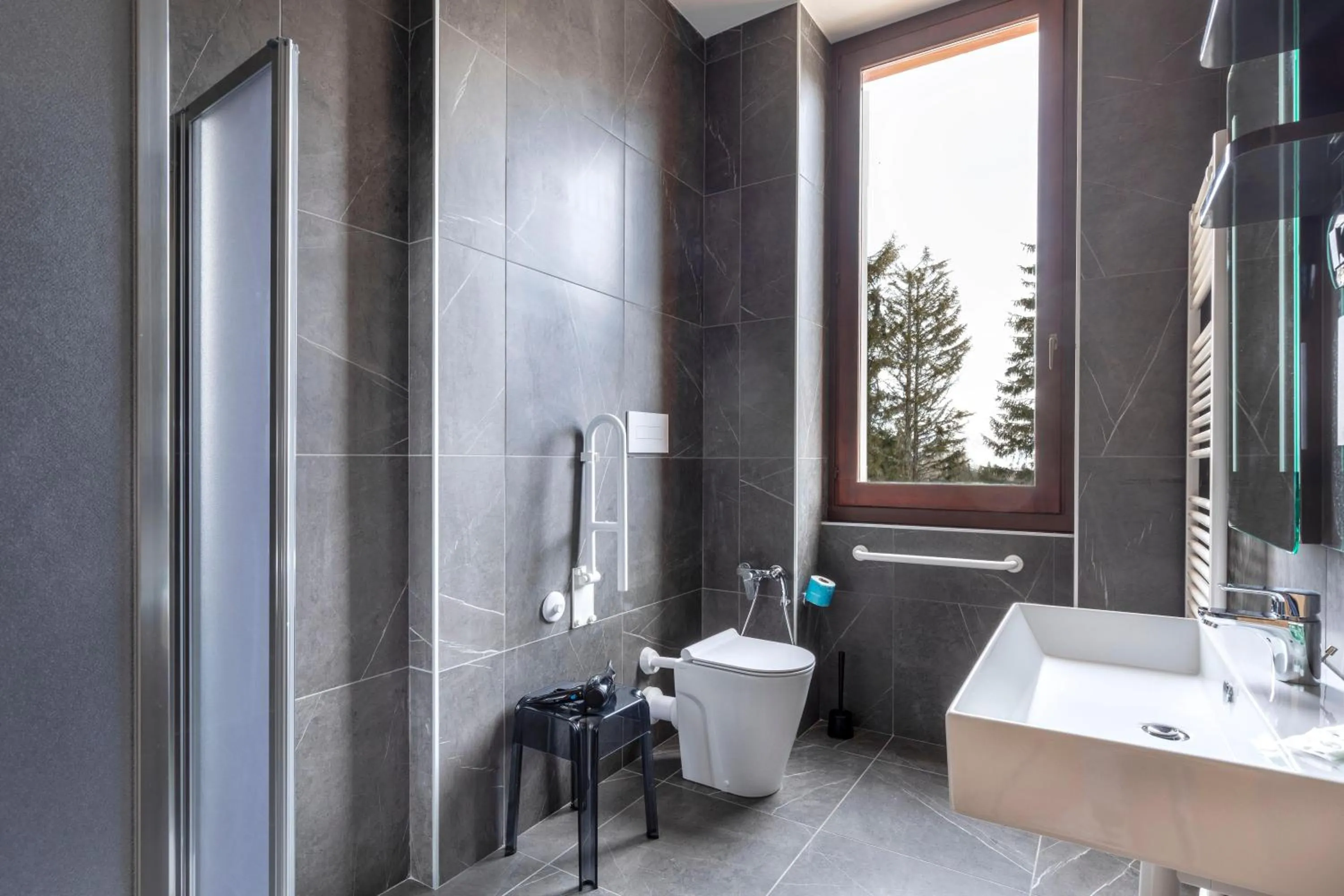 Bathroom in B&B Hotel Passo Tre Croci Cortina