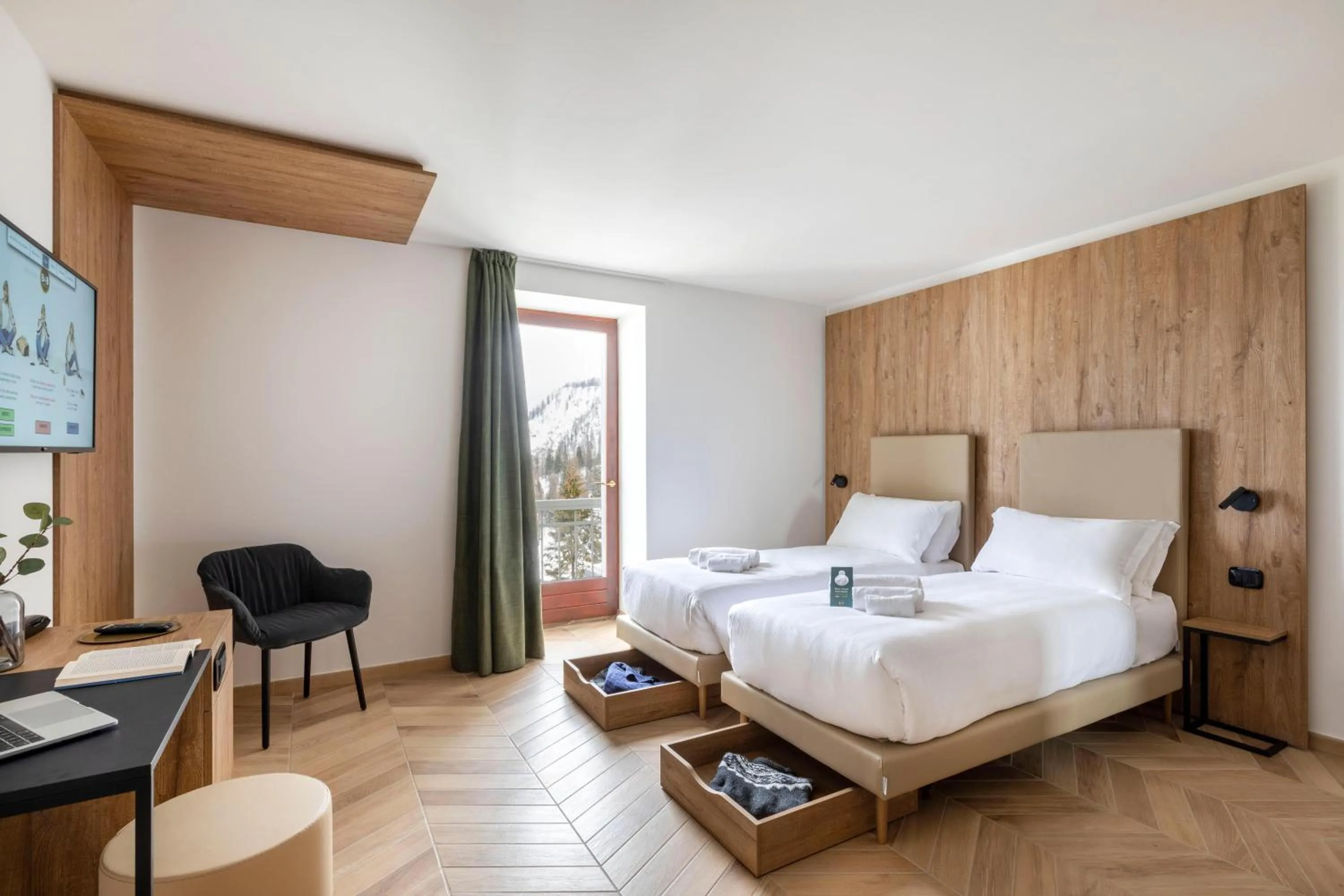 Photo of the whole room, Bed in B&B Hotel Passo Tre Croci Cortina