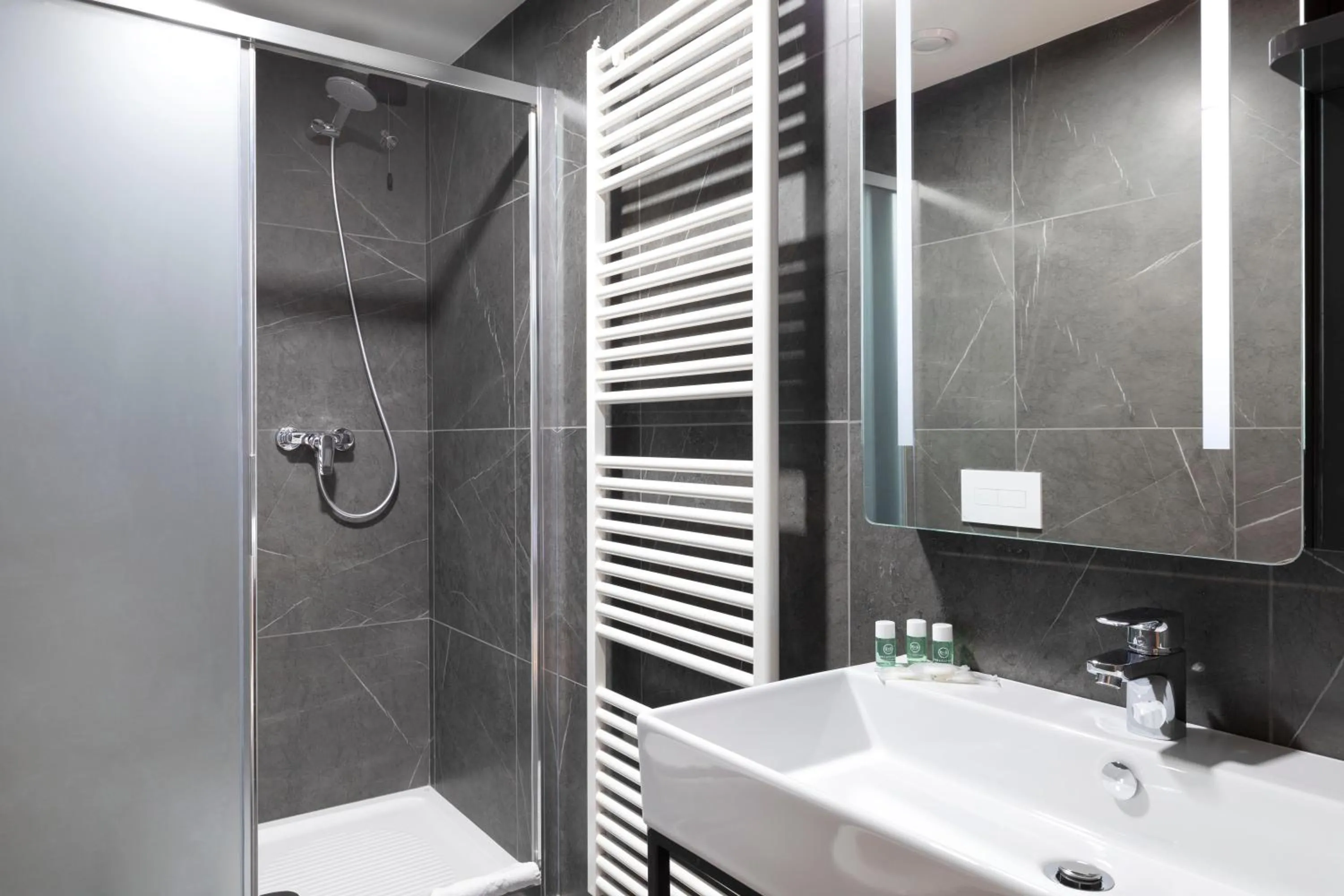 Bathroom in B&B Hotel Passo Tre Croci Cortina