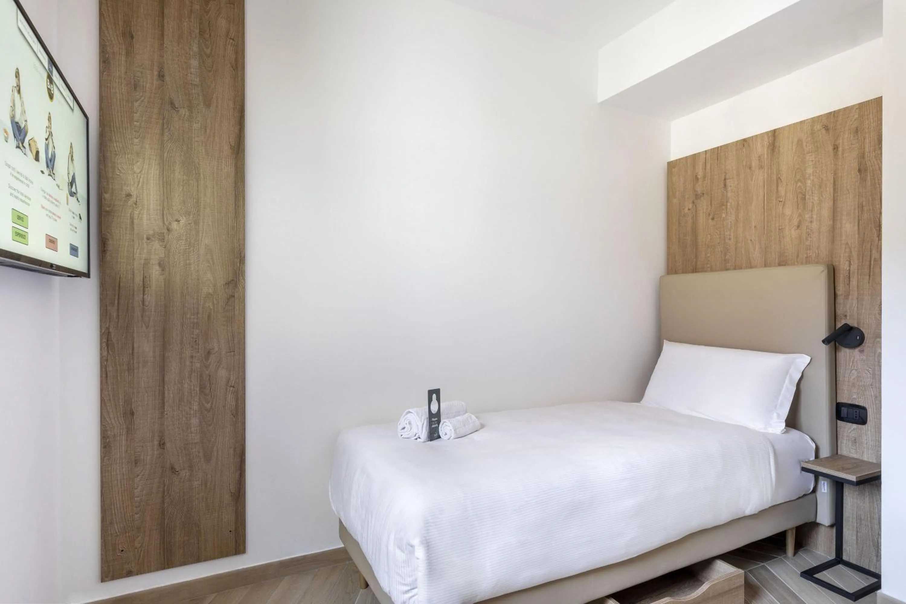 Photo of the whole room, Bed in B&B Hotel Passo Tre Croci Cortina