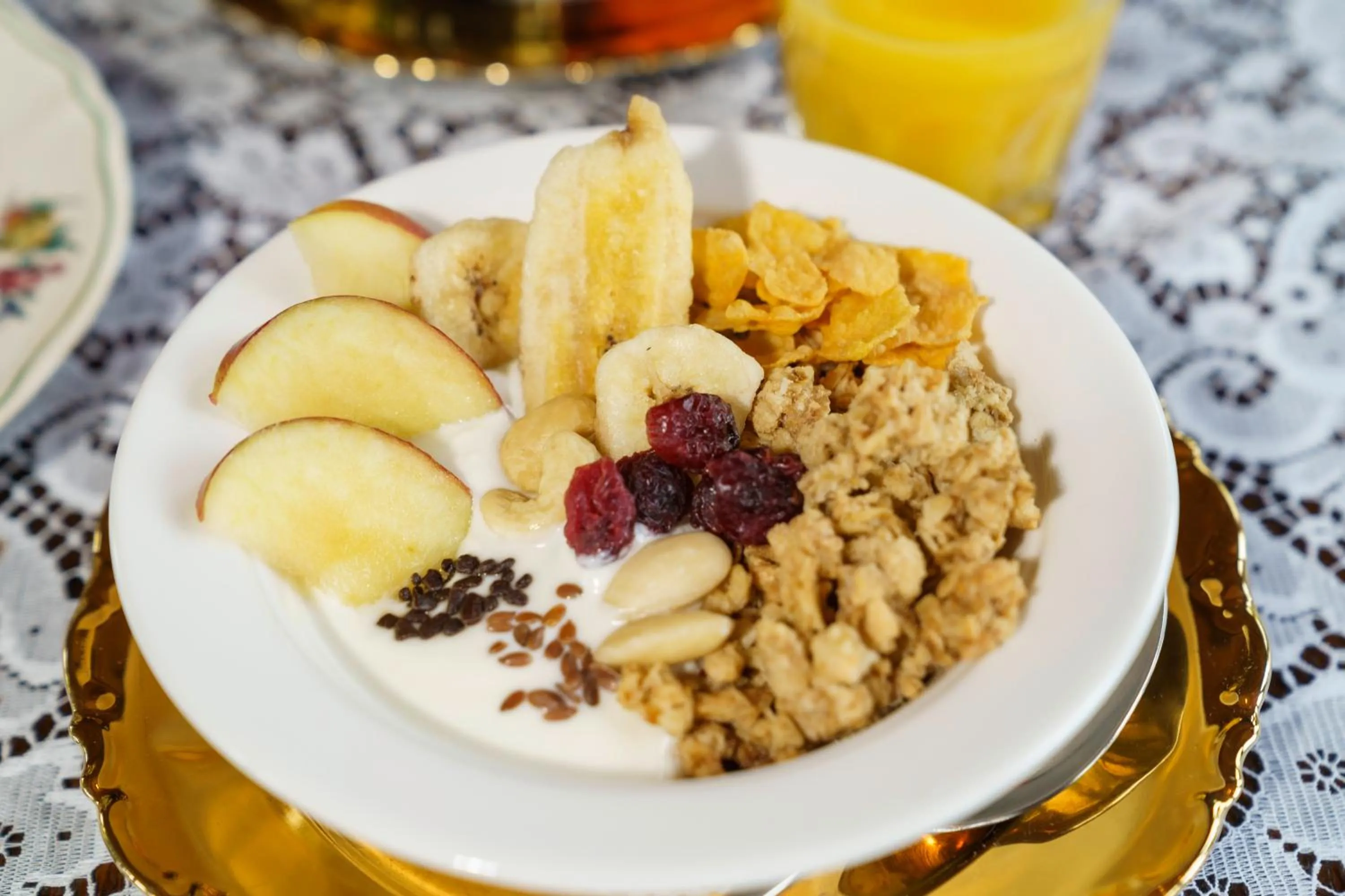 Breakfast in Tante ALMA's Mülheimer Hotel