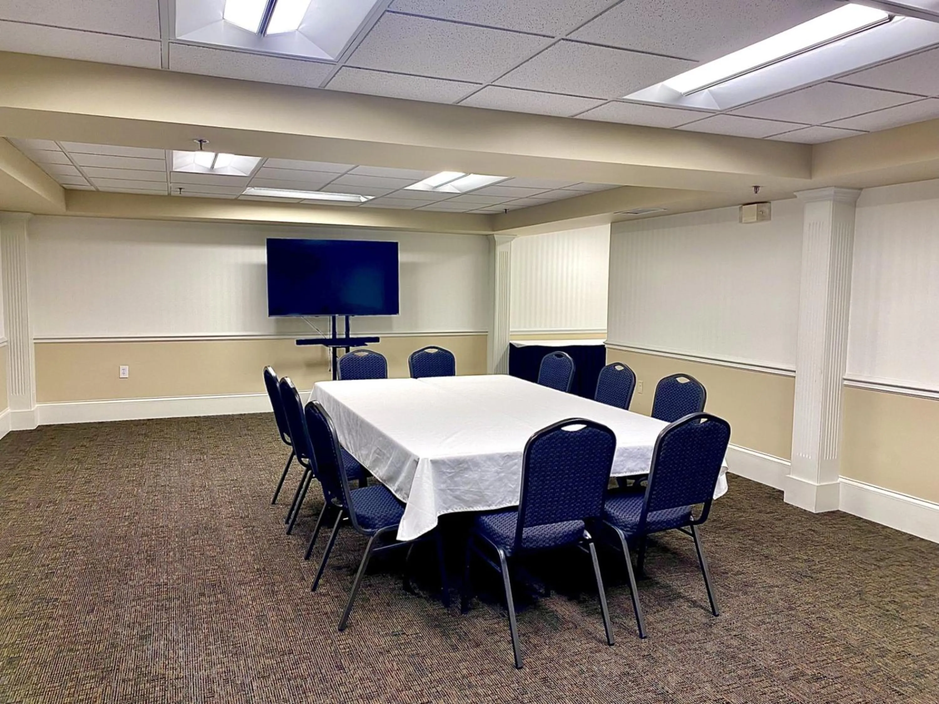 Meeting/conference room in Fort Harrison State Park Inn